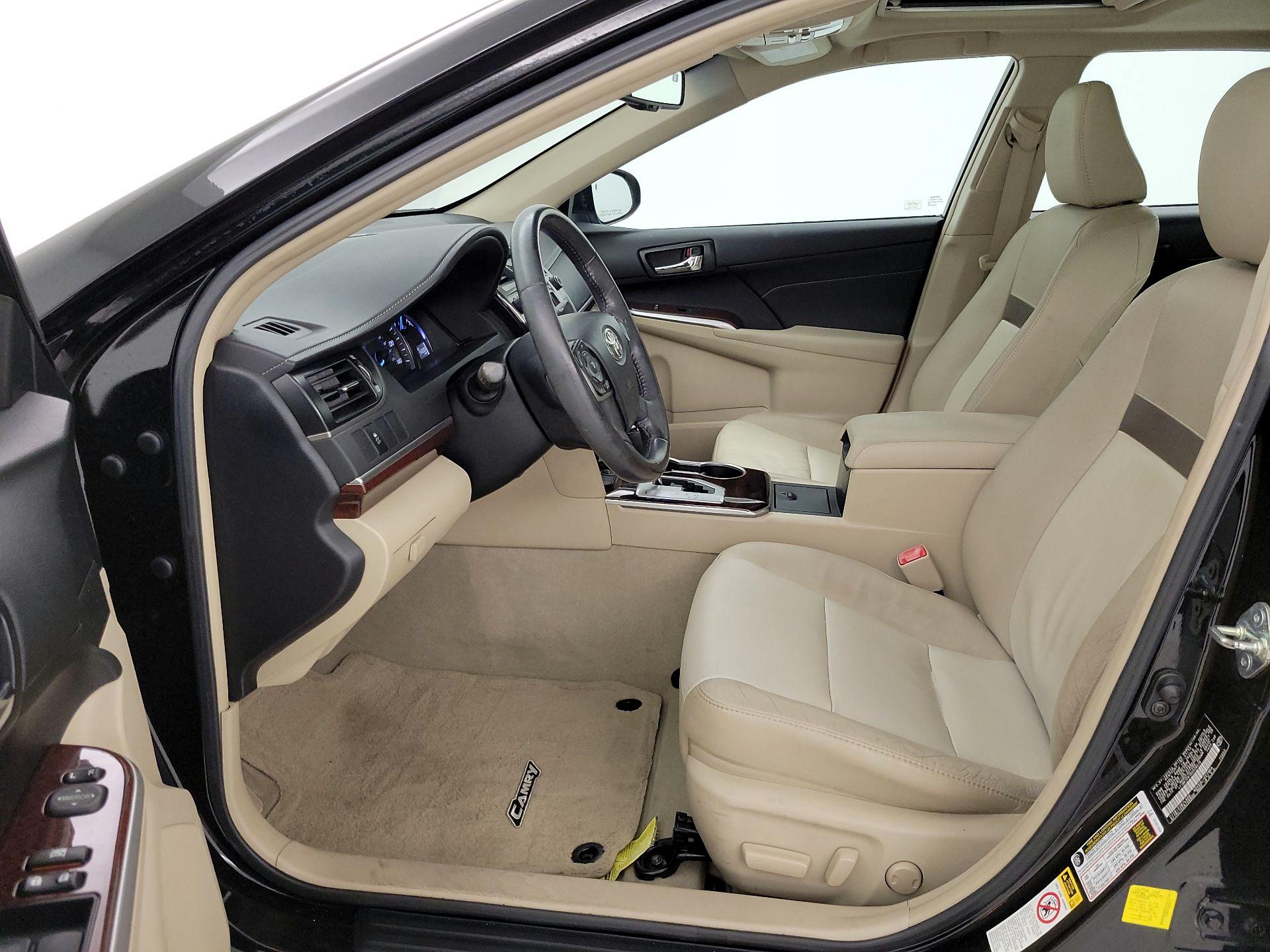 Thumbnail: 2013 Toyota Camry - 11