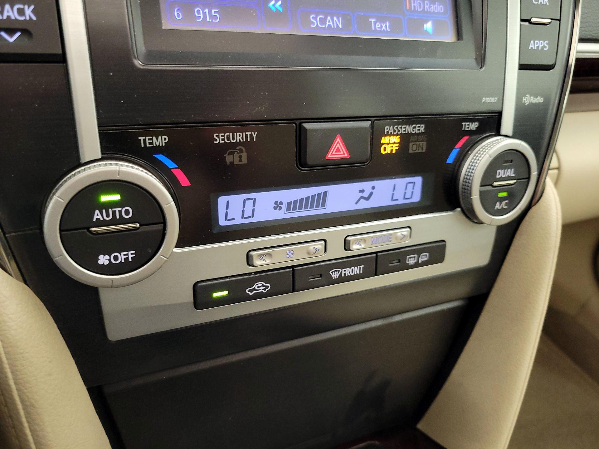 Thumbnail: 2013 Toyota Camry - 17