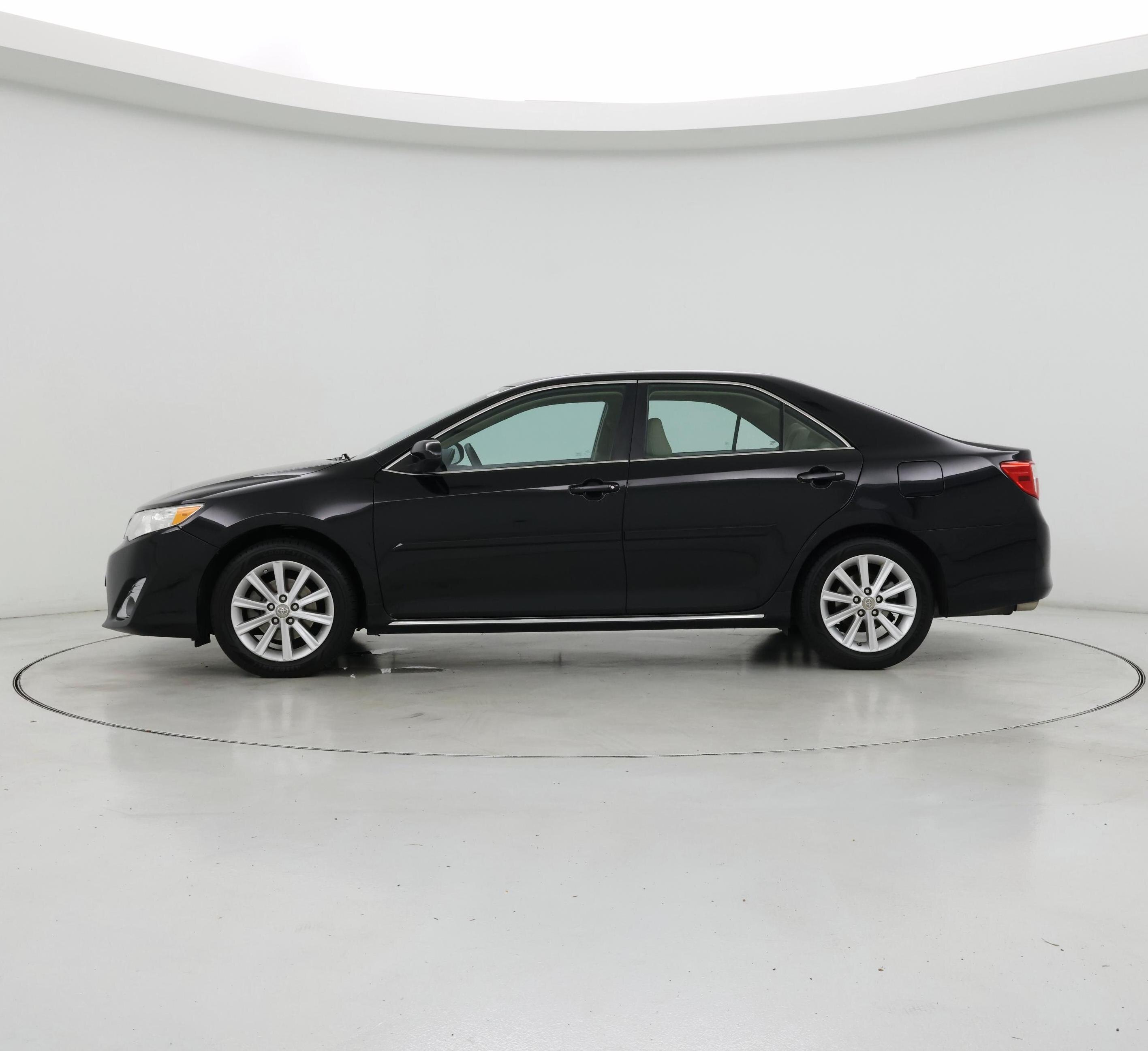 Thumbnail: 2013 Toyota Camry - 3
