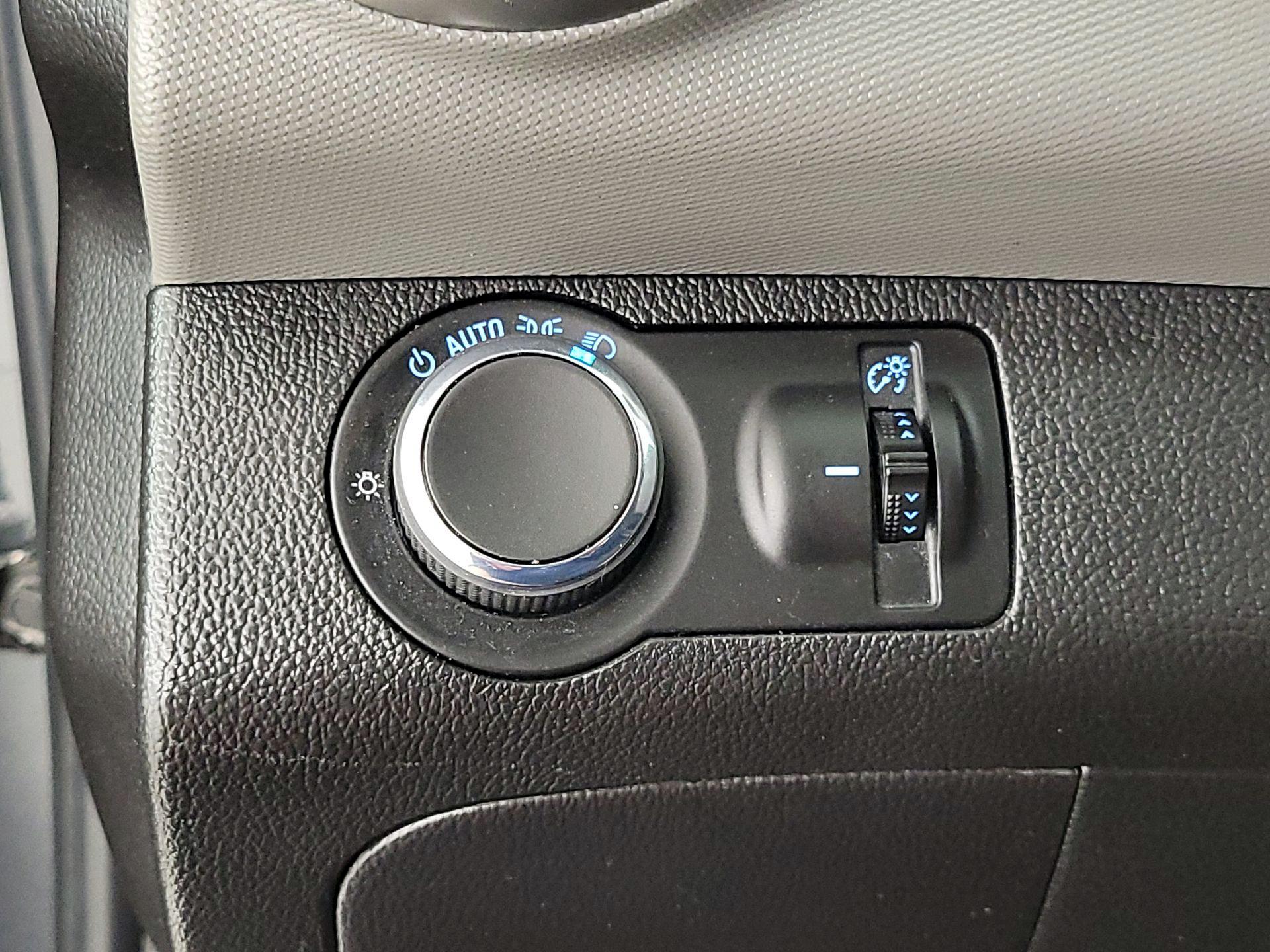 Thumbnail: 2016 Chevrolet Sonic - 13