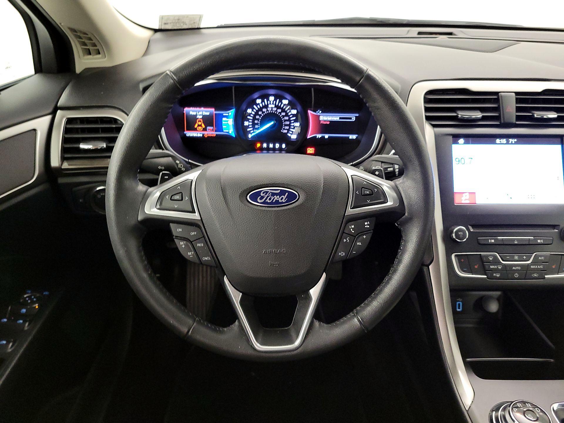 Thumbnail: 2017 Ford Fusion - 10