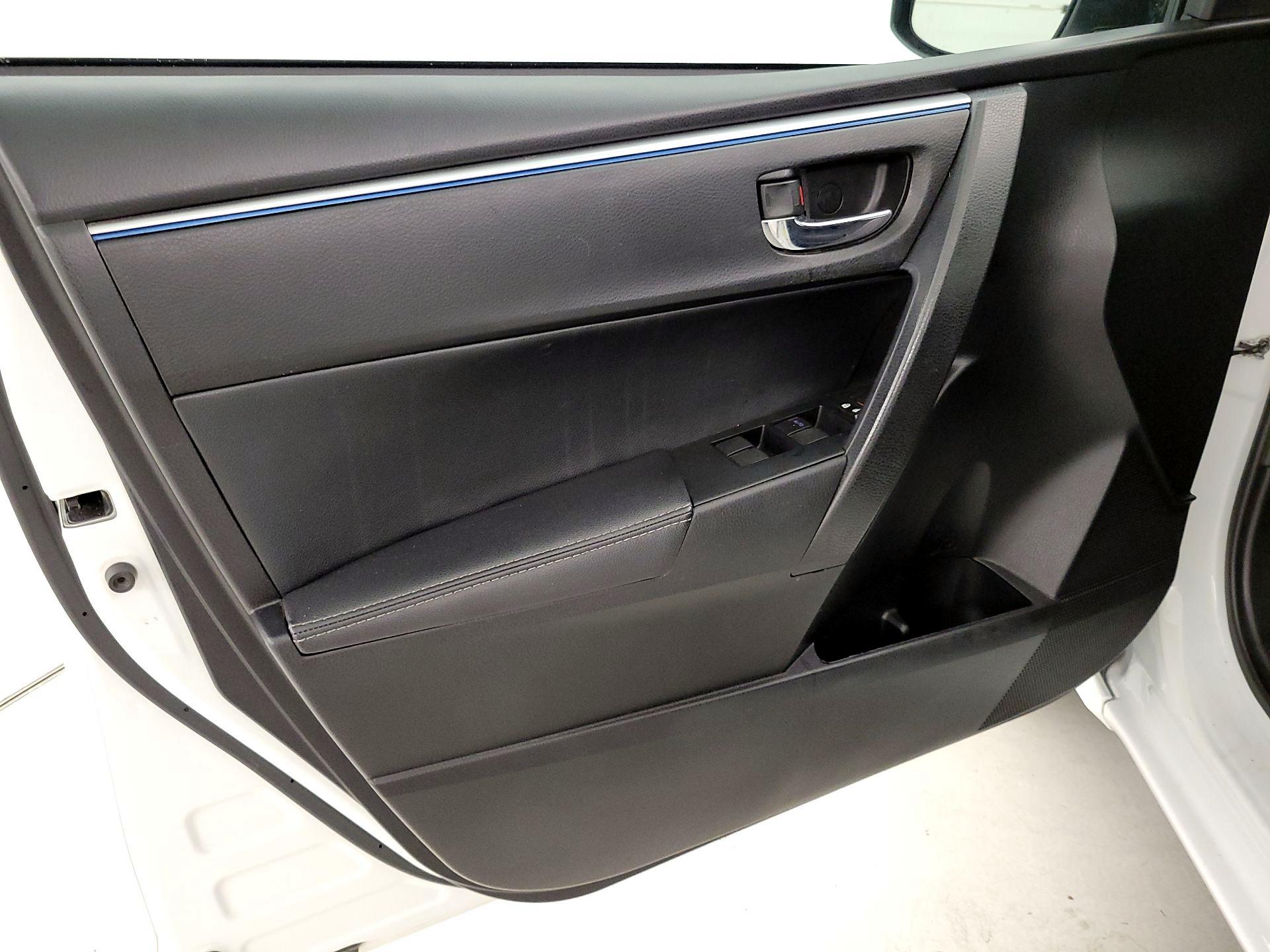 Thumbnail: 2016 Toyota Corolla - 12