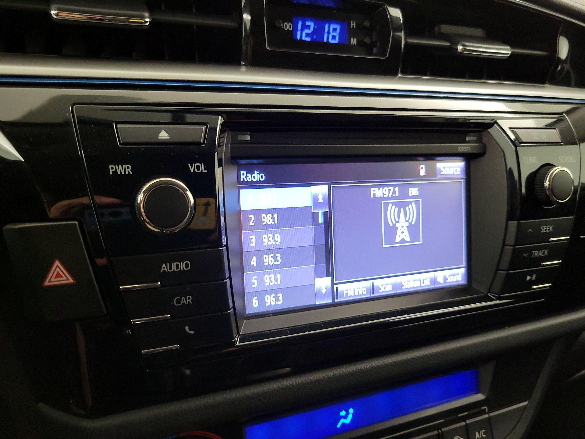 Thumbnail: 2016 Toyota Corolla - 15