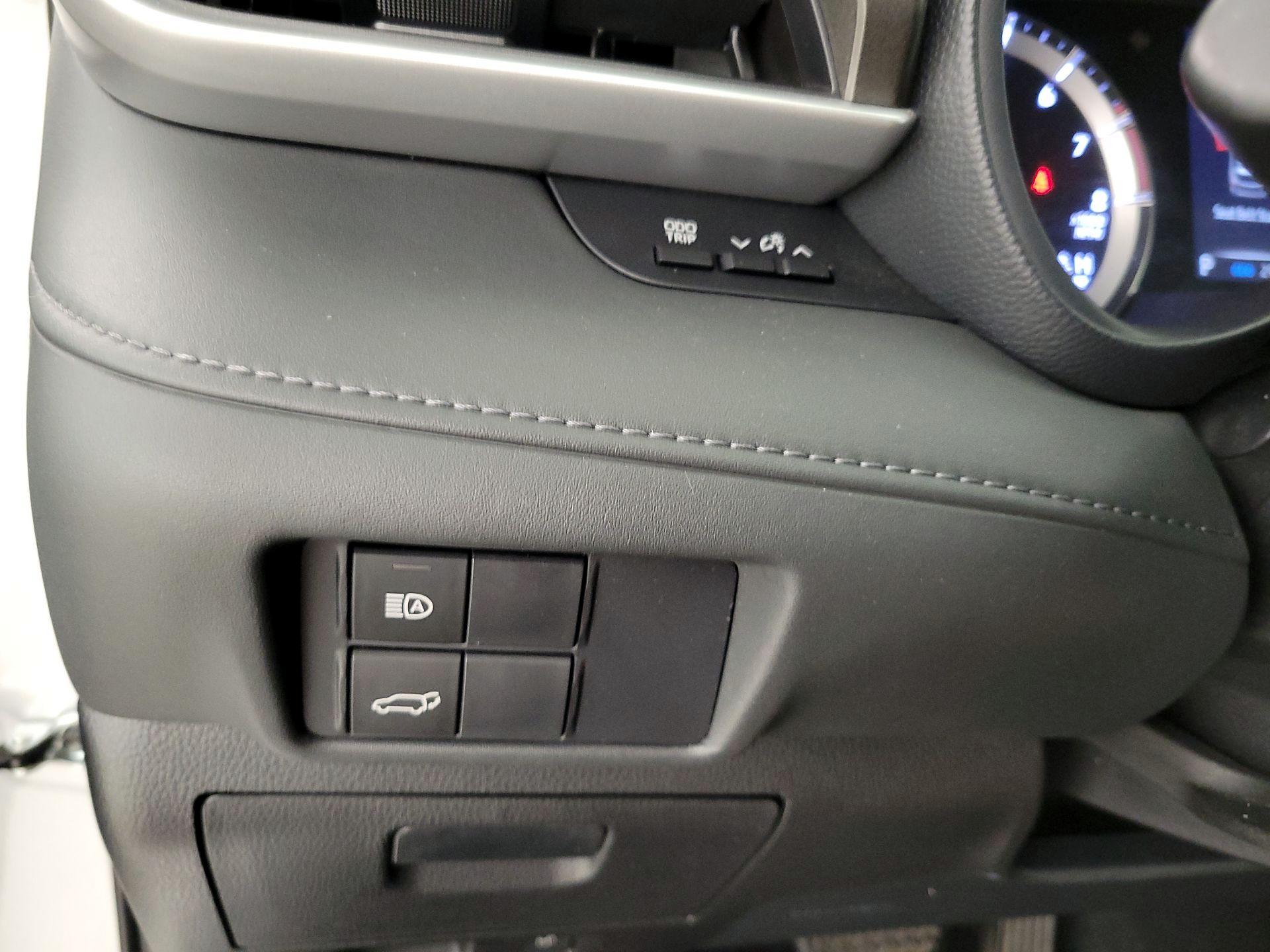 Thumbnail: 2021 Toyota Highlander - 13