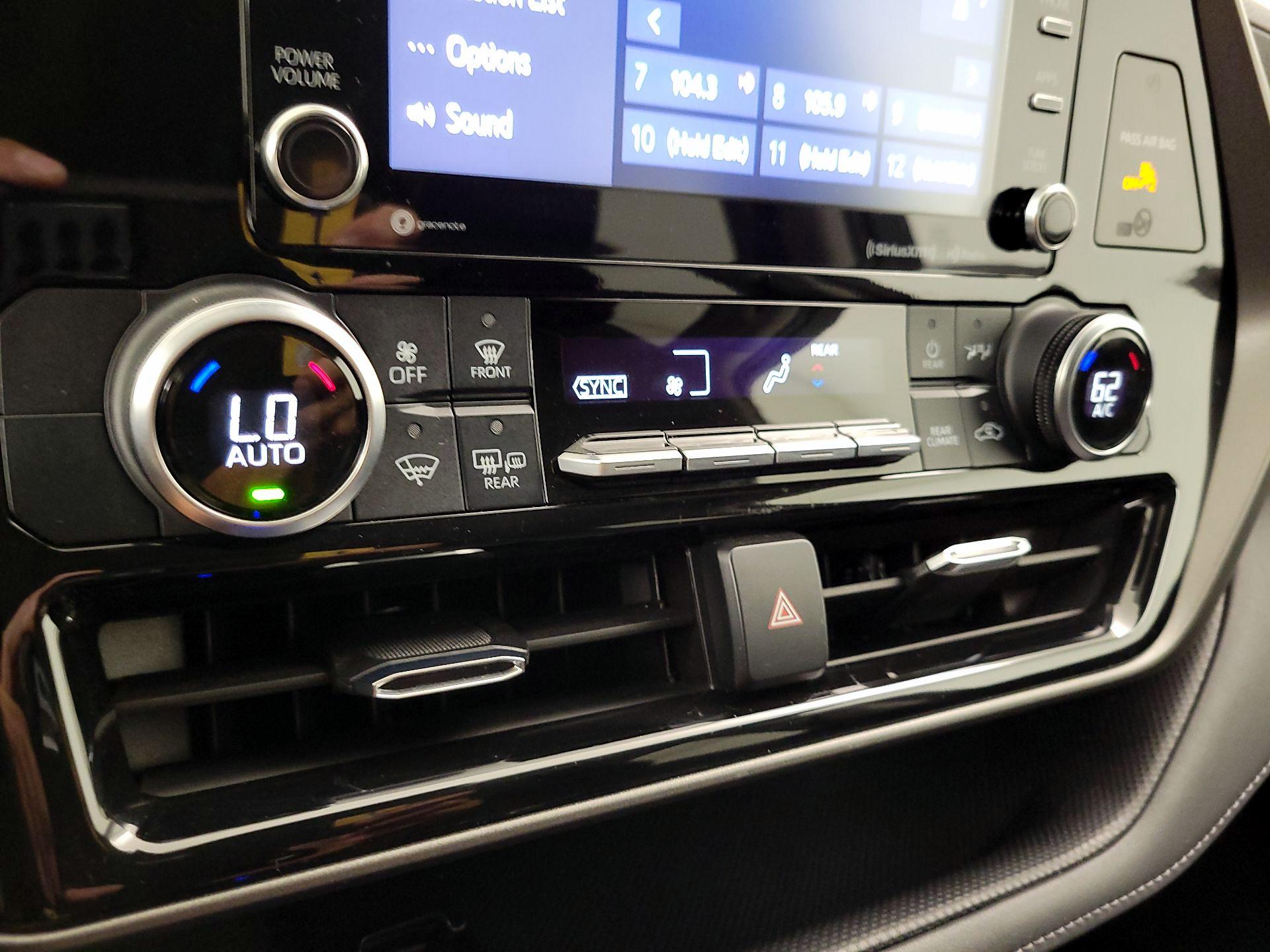 Thumbnail: 2021 Toyota Highlander - 16