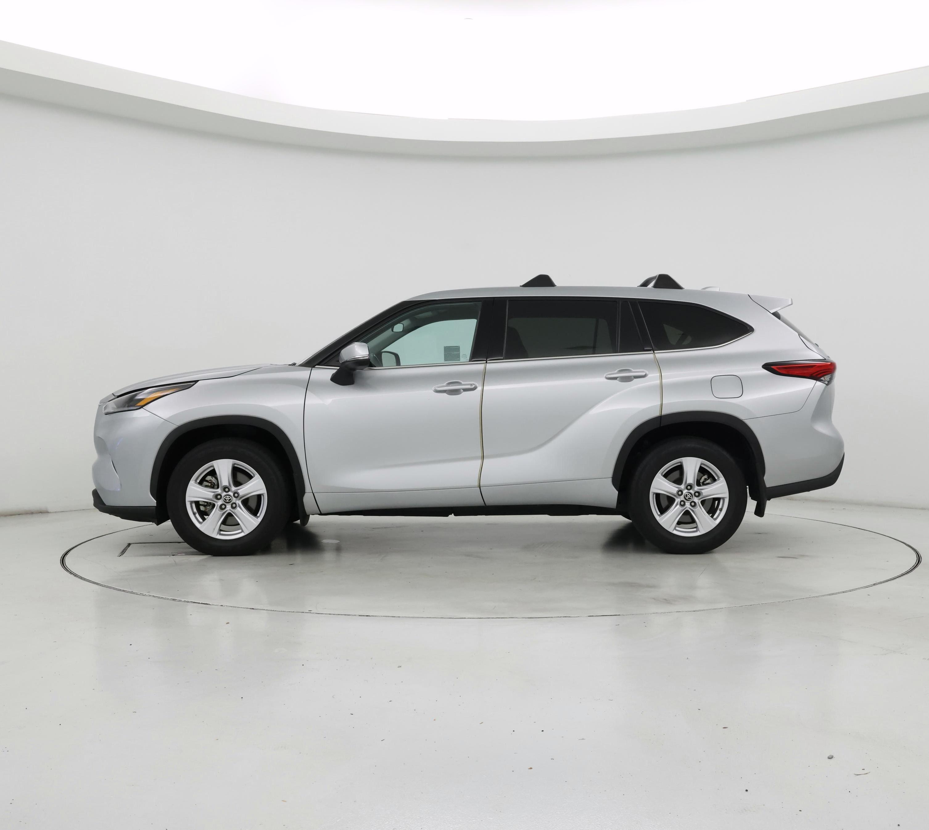 Thumbnail: 2021 Toyota Highlander - 3