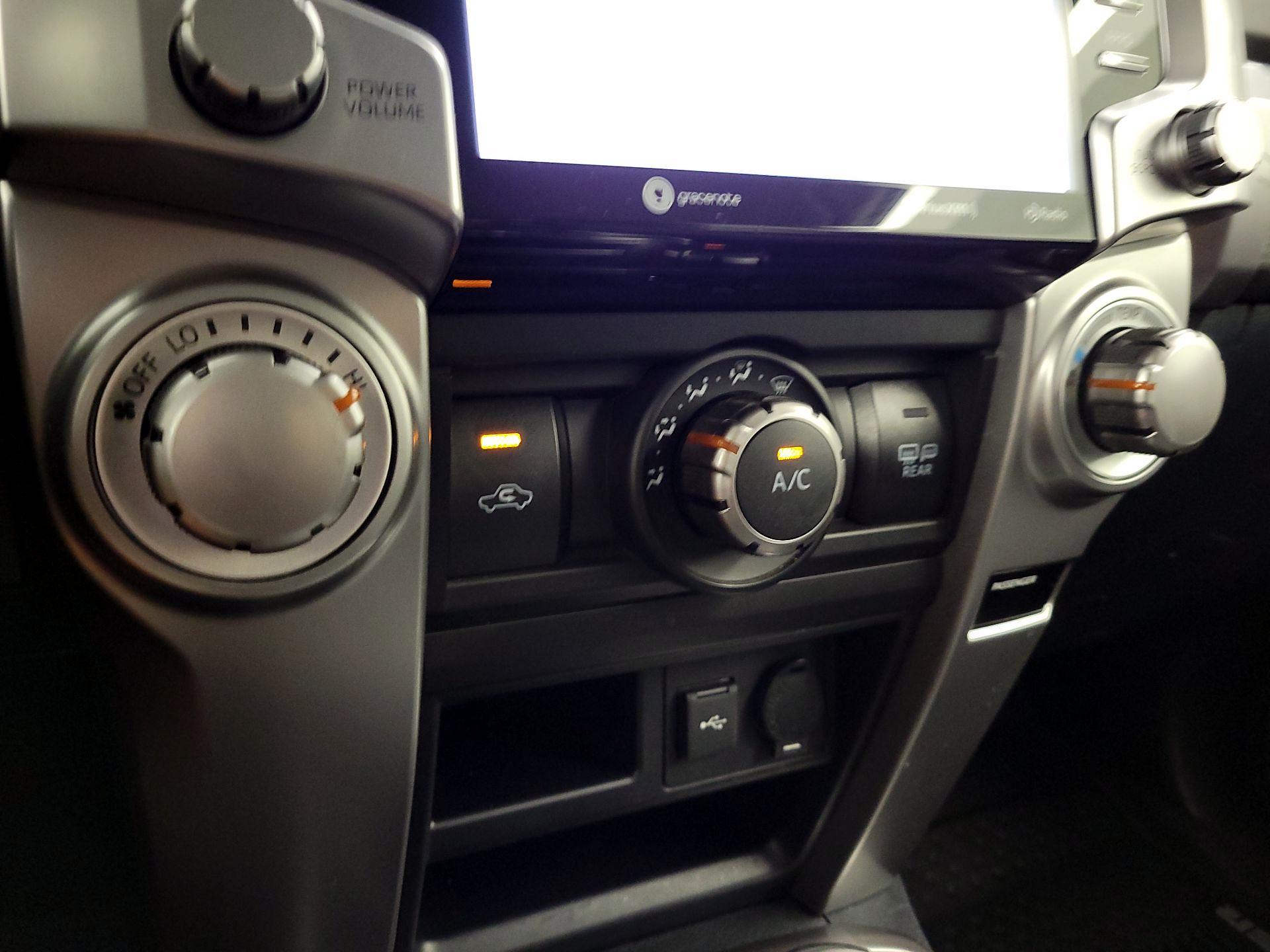 Thumbnail: 2020 Toyota 4Runner - 17