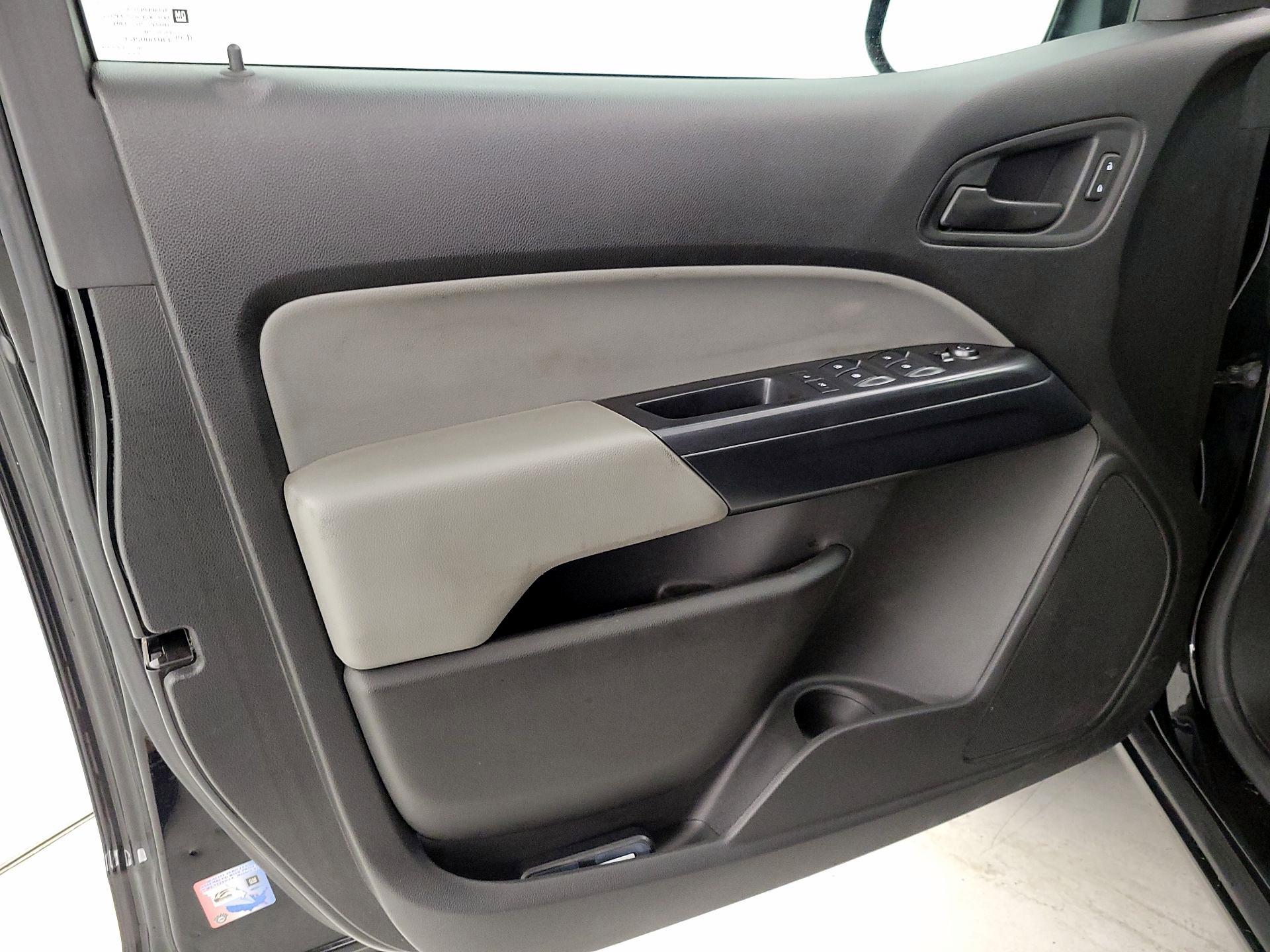 Thumbnail: 2019 Chevrolet Colorado - 12