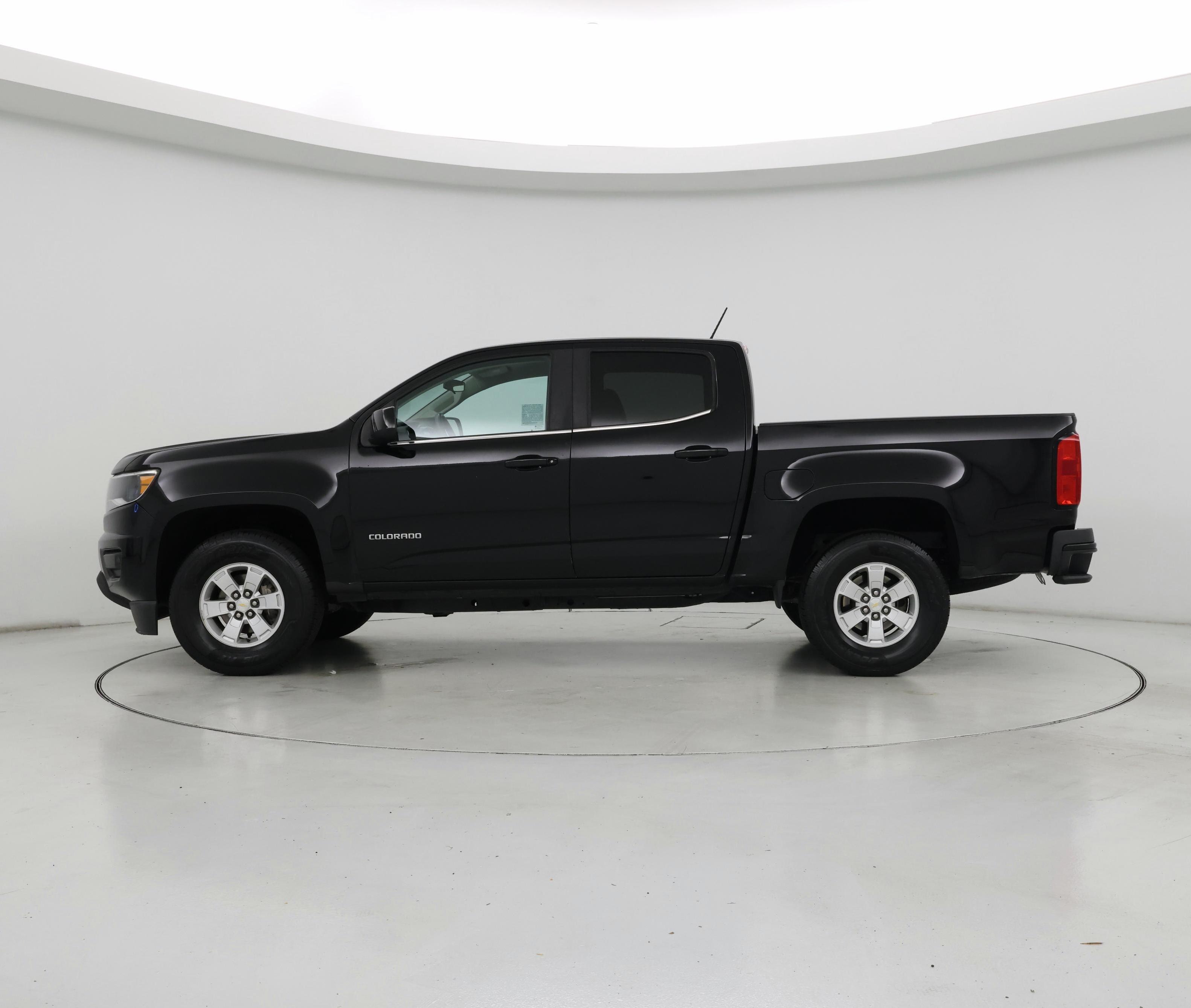 Thumbnail: 2019 Chevrolet Colorado - 3