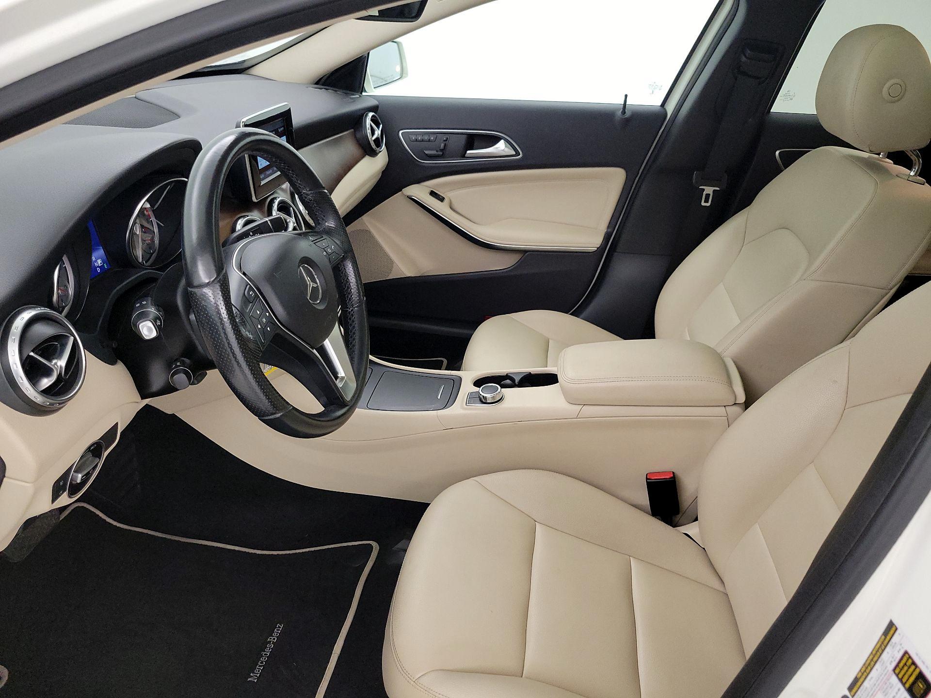Thumbnail: 2015 Mercedes-Benz GLA - 11