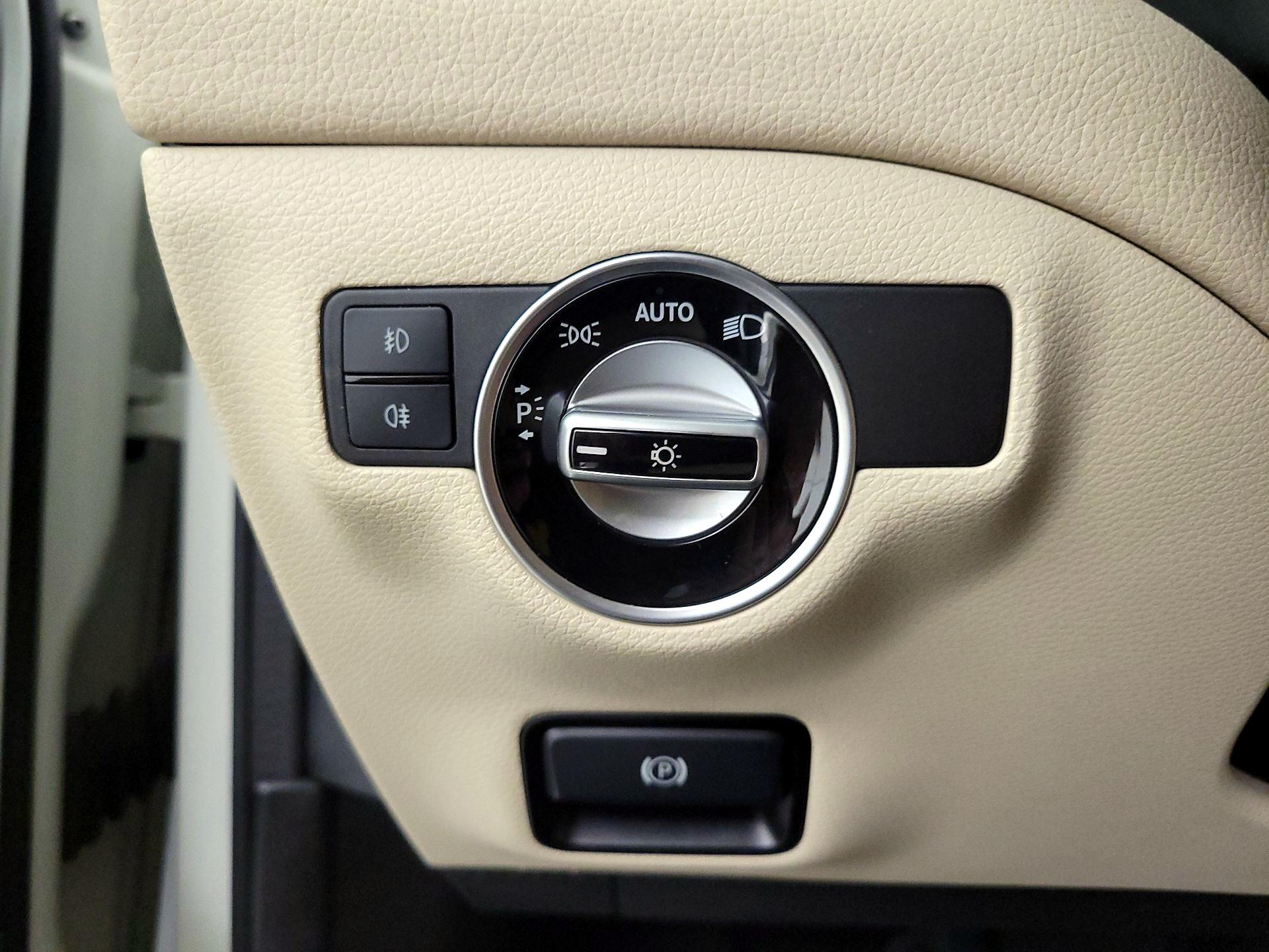 Thumbnail: 2015 Mercedes-Benz GLA - 13