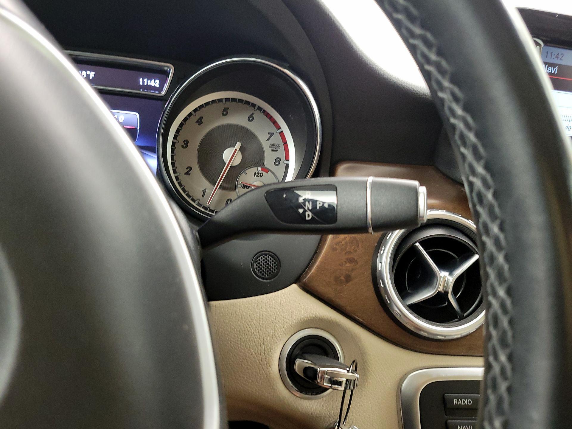 Thumbnail: 2015 Mercedes-Benz GLA - 16