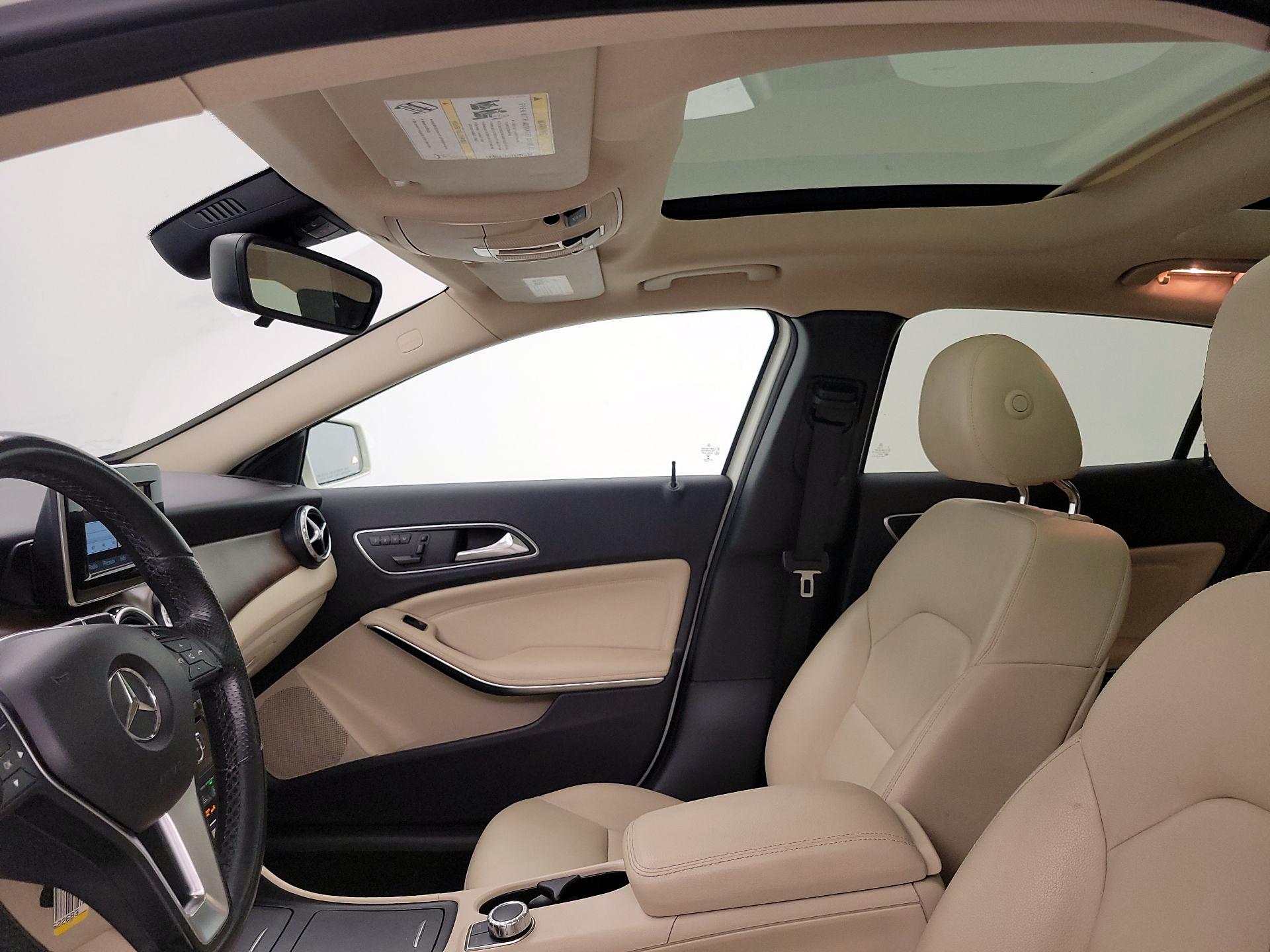 Thumbnail: 2015 Mercedes-Benz GLA - 18