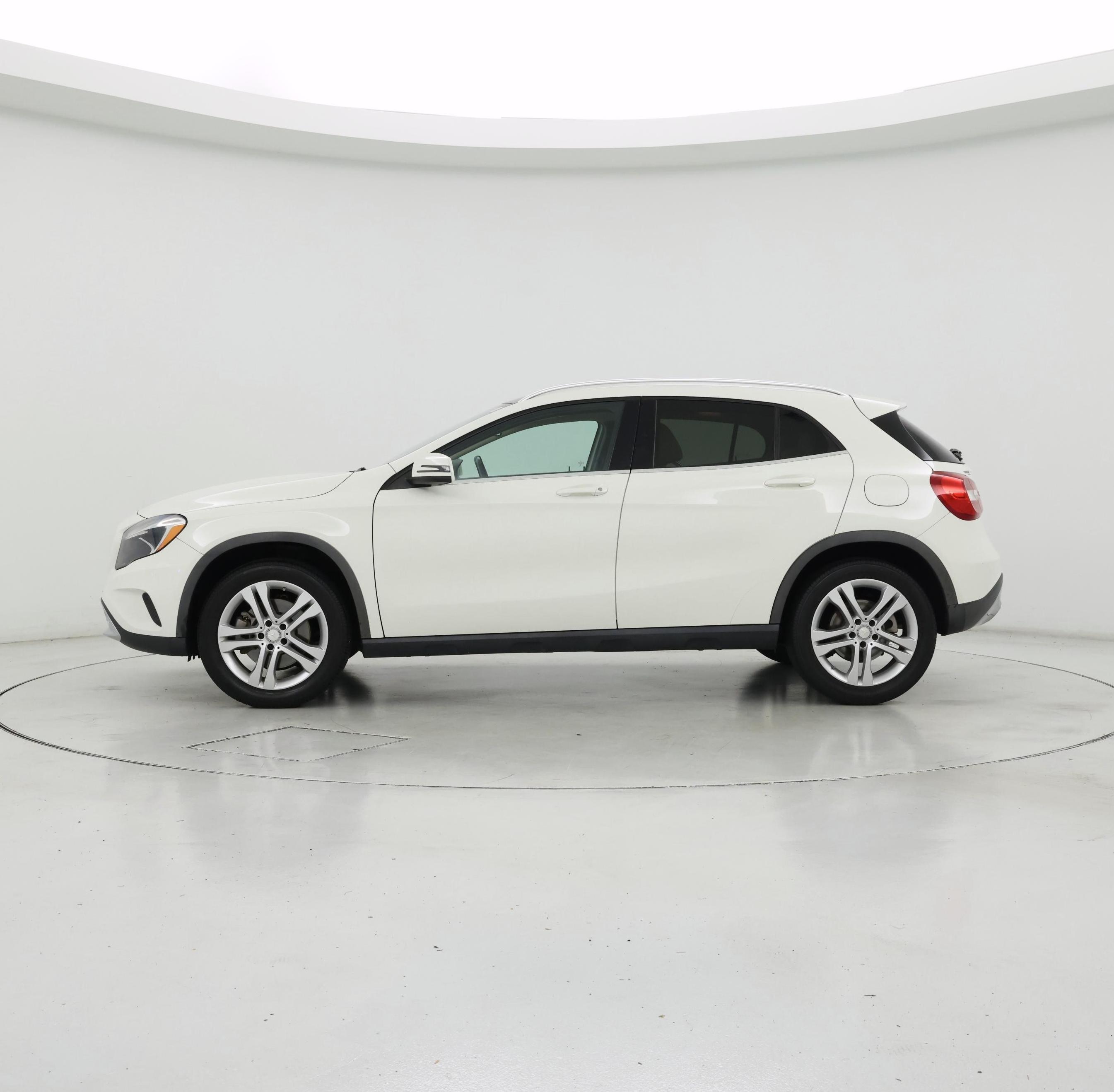 Thumbnail: 2015 Mercedes-Benz GLA - 3