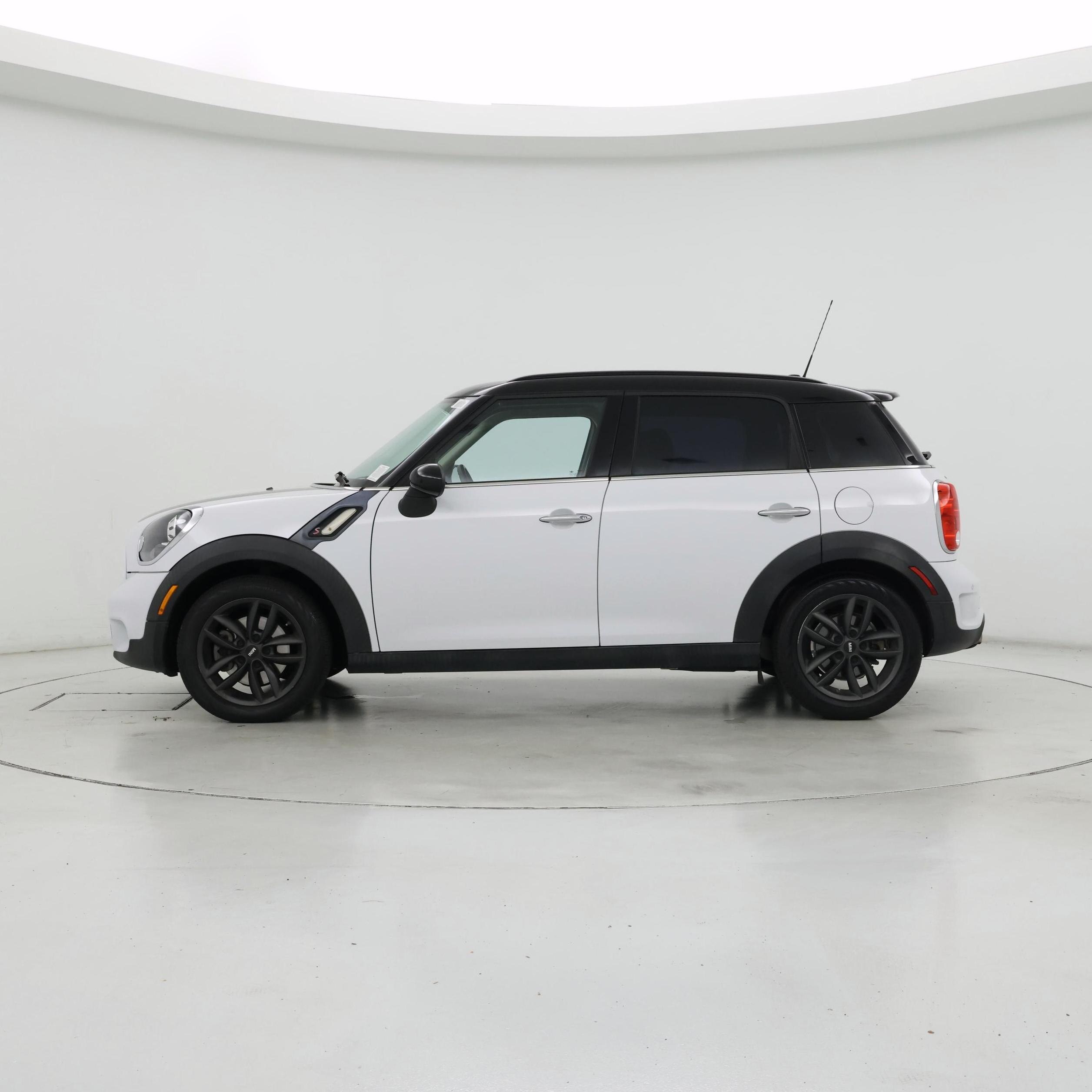 Thumbnail: 2014 MINI Cooper Countryman - 3