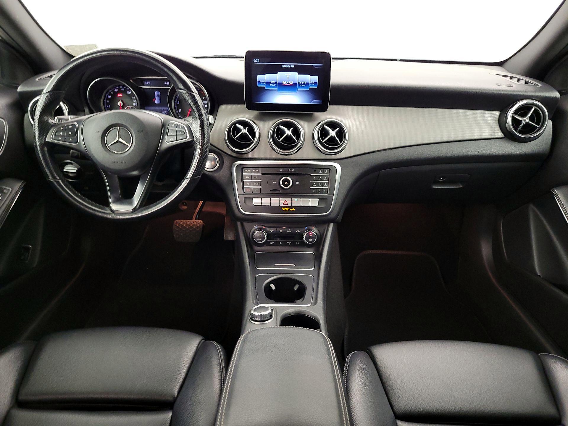 Thumbnail: 2020 Mercedes-Benz GLA - 9
