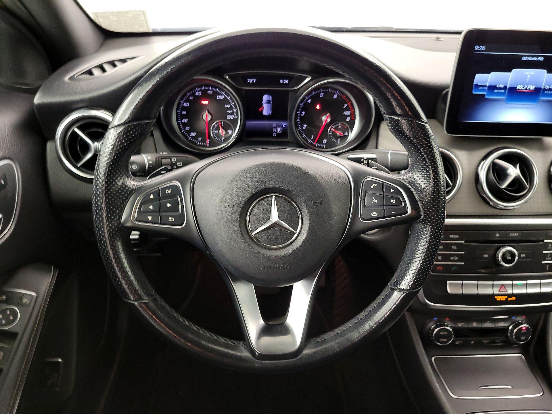 Thumbnail: 2020 Mercedes-Benz GLA - 10