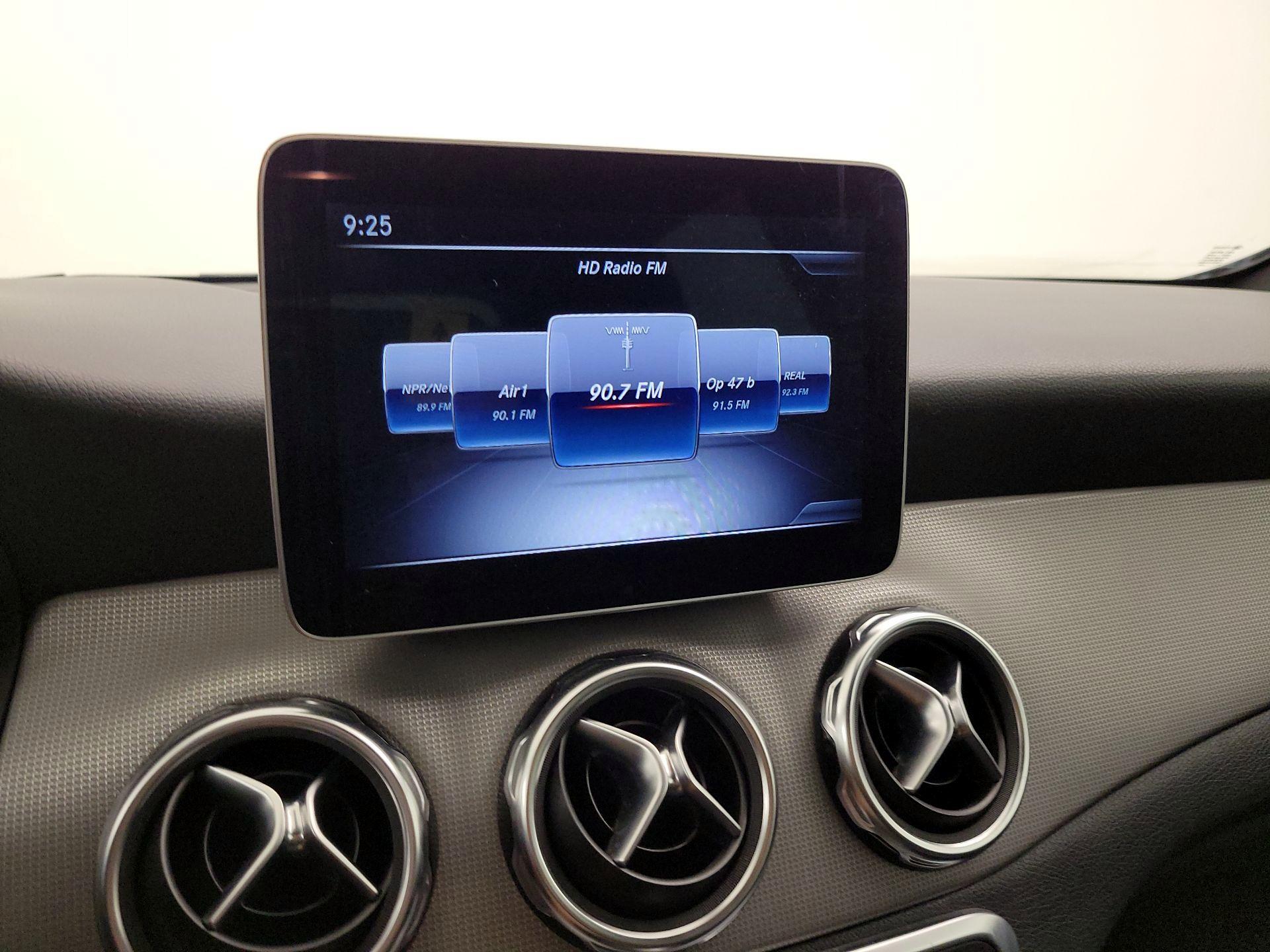 Thumbnail: 2020 Mercedes-Benz GLA - 15