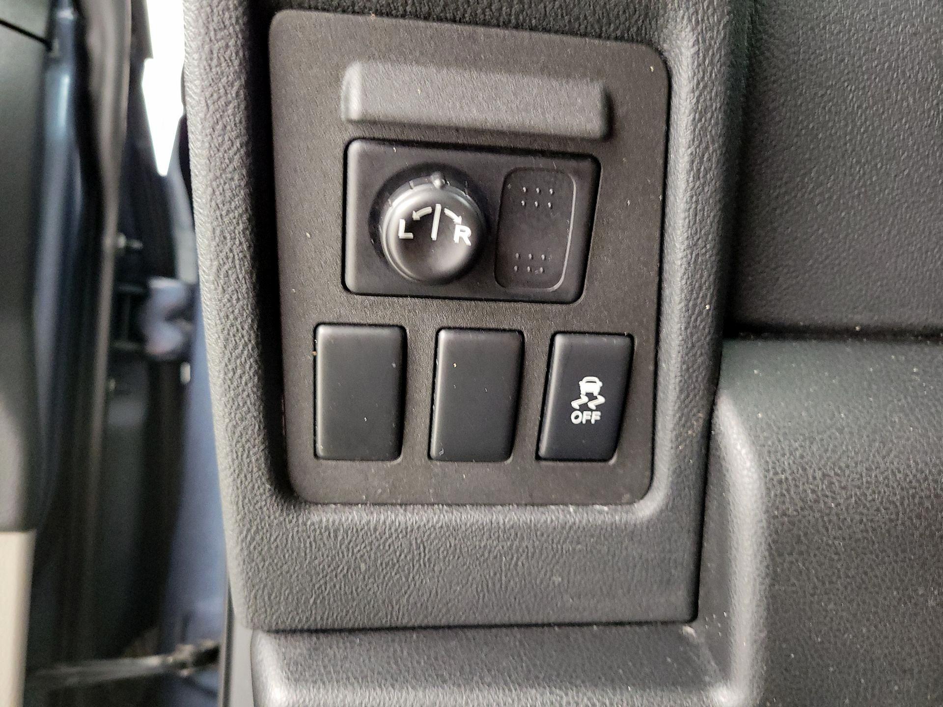 Thumbnail: 2015 Nissan Rogue - 13
