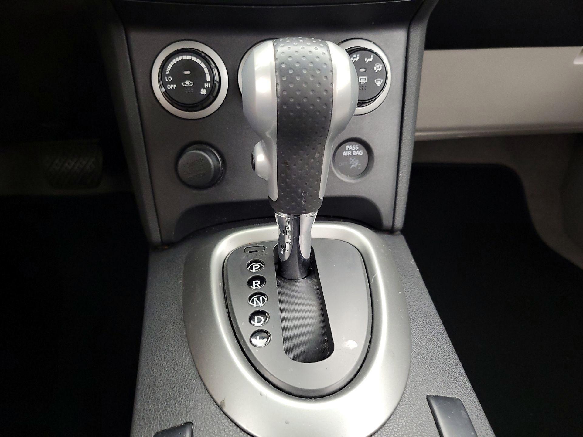 Thumbnail: 2015 Nissan Rogue - 17