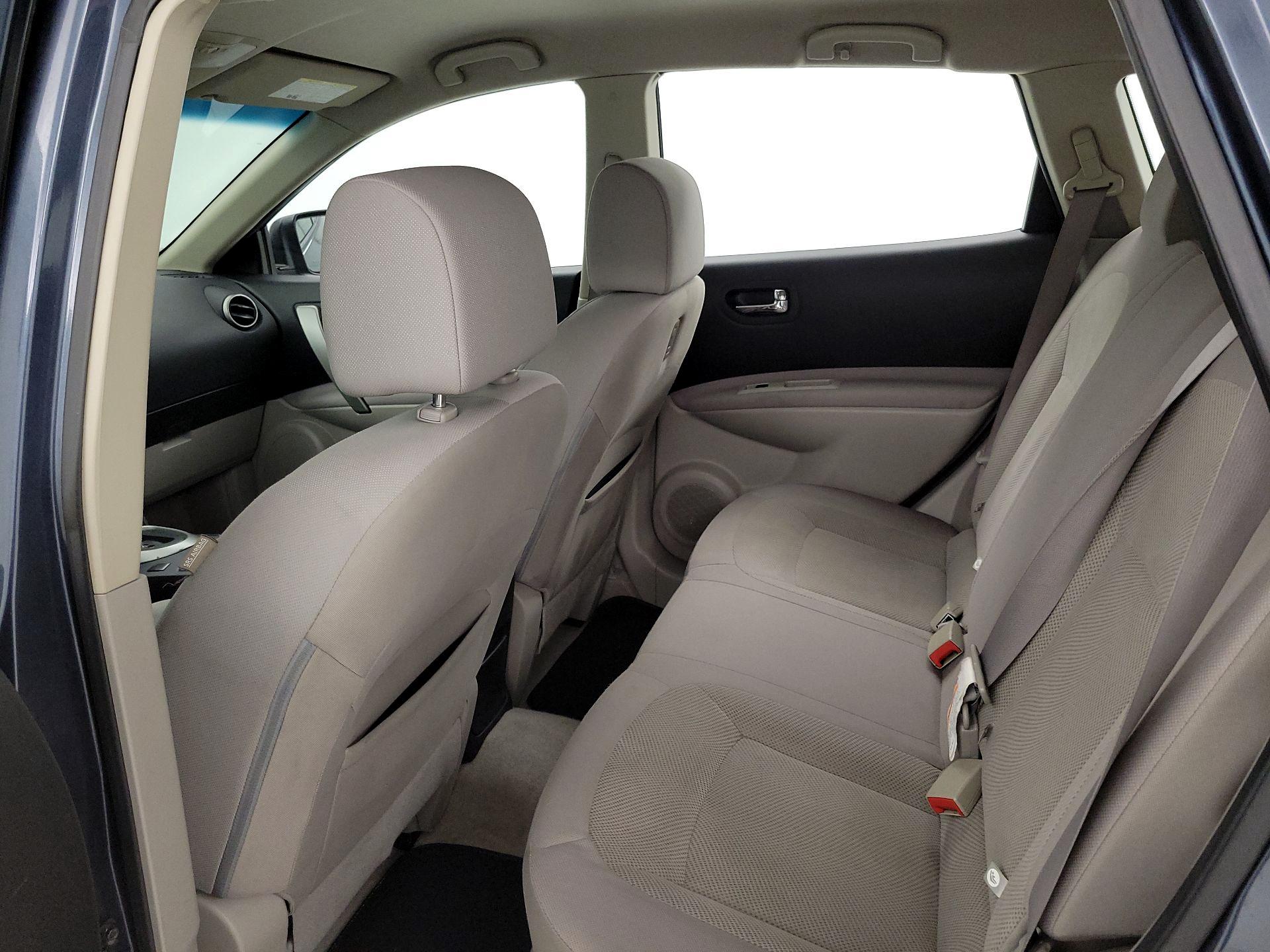 Thumbnail: 2015 Nissan Rogue - 18