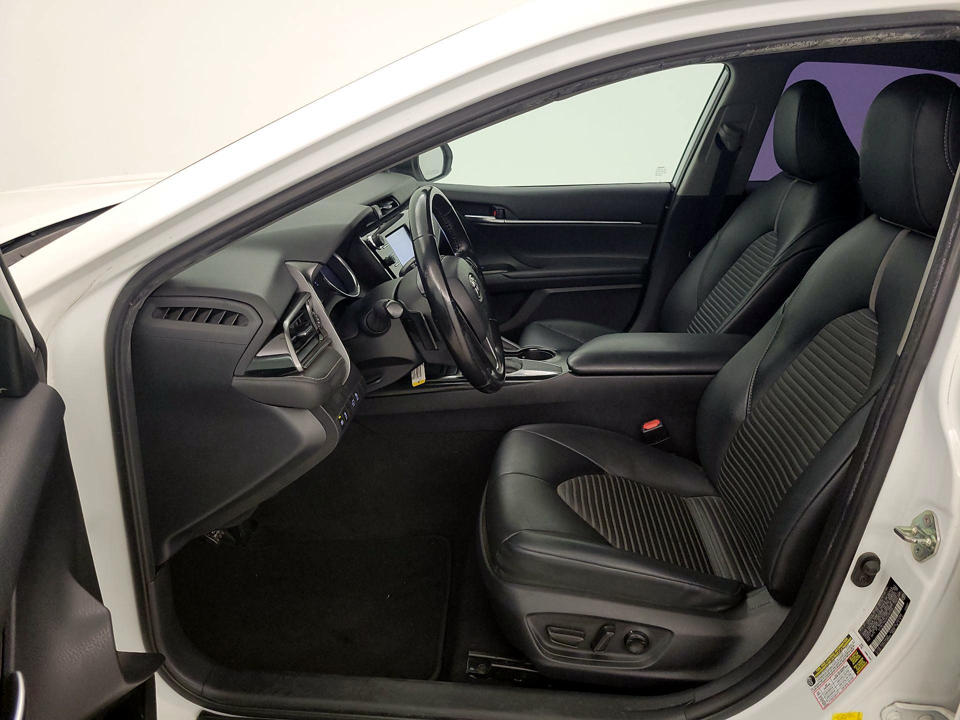 Thumbnail: 2019 Toyota Camry - 11
