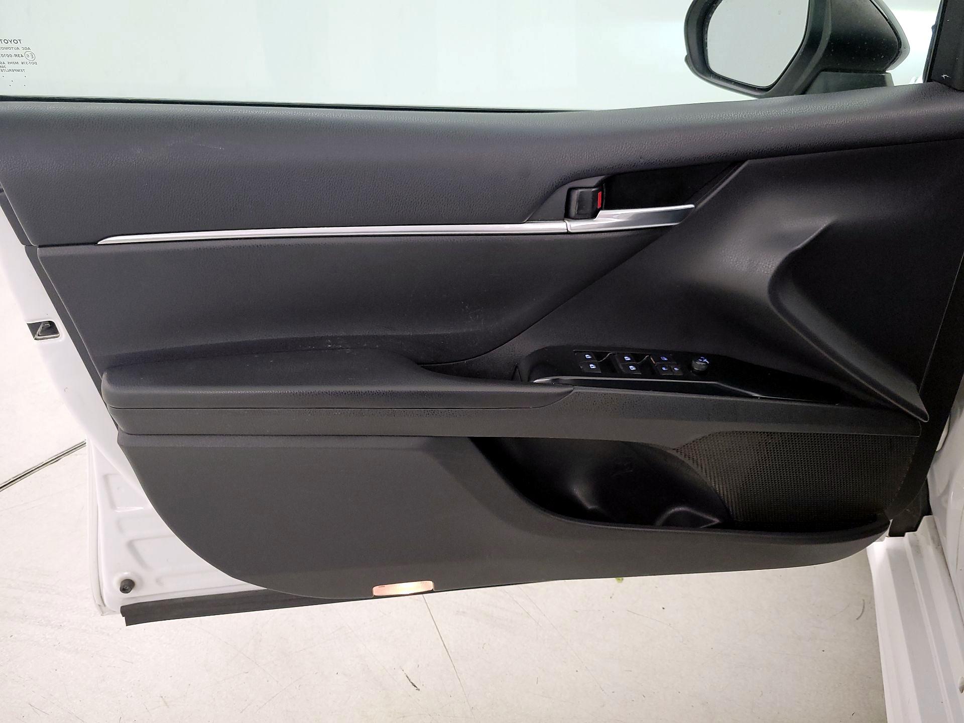 Thumbnail: 2019 Toyota Camry - 12