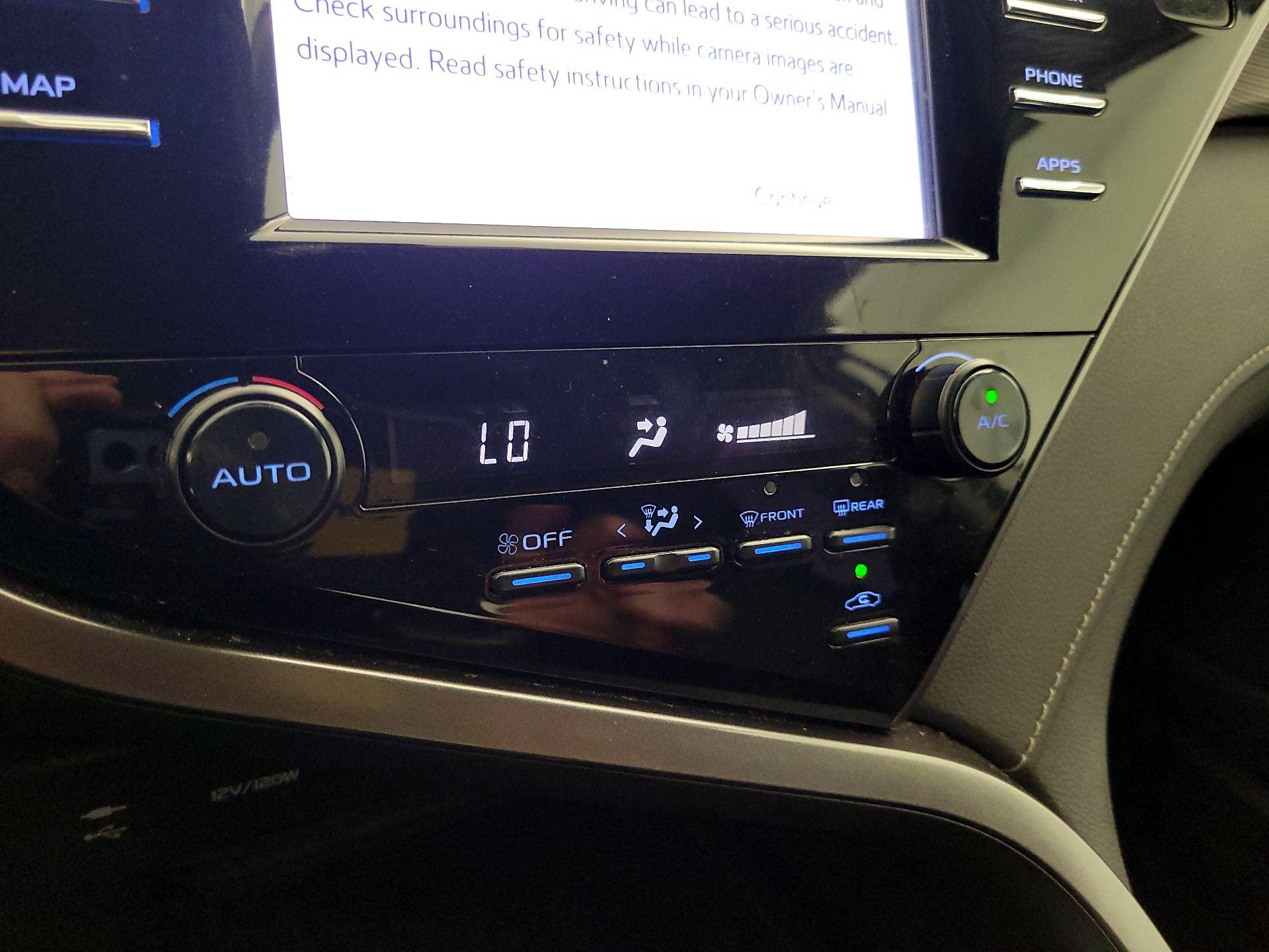 Thumbnail: 2019 Toyota Camry - 16