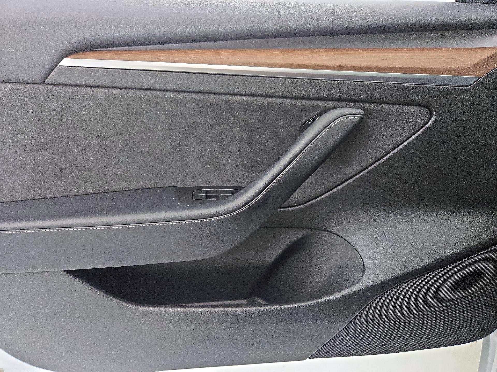 Thumbnail: 2022 Tesla Model 3 - 12