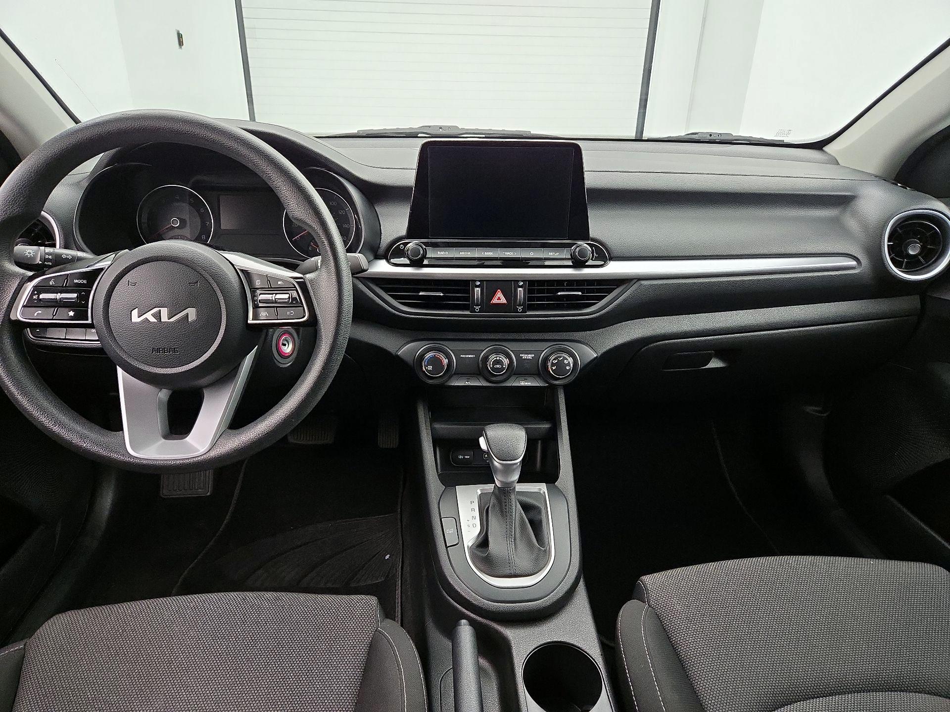 Thumbnail: 2023 Kia Forte - 9