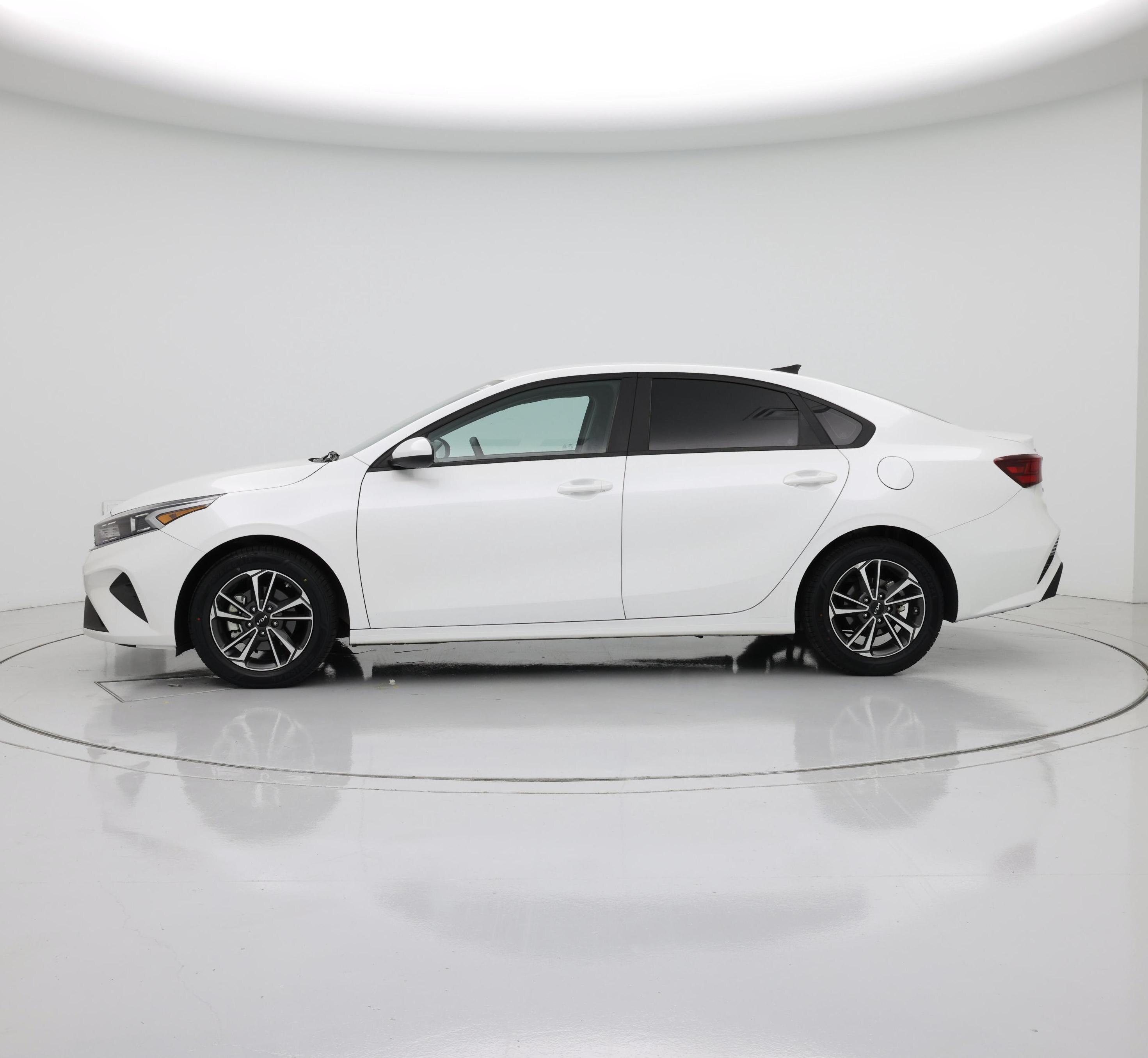 Thumbnail: 2023 Kia Forte - 3