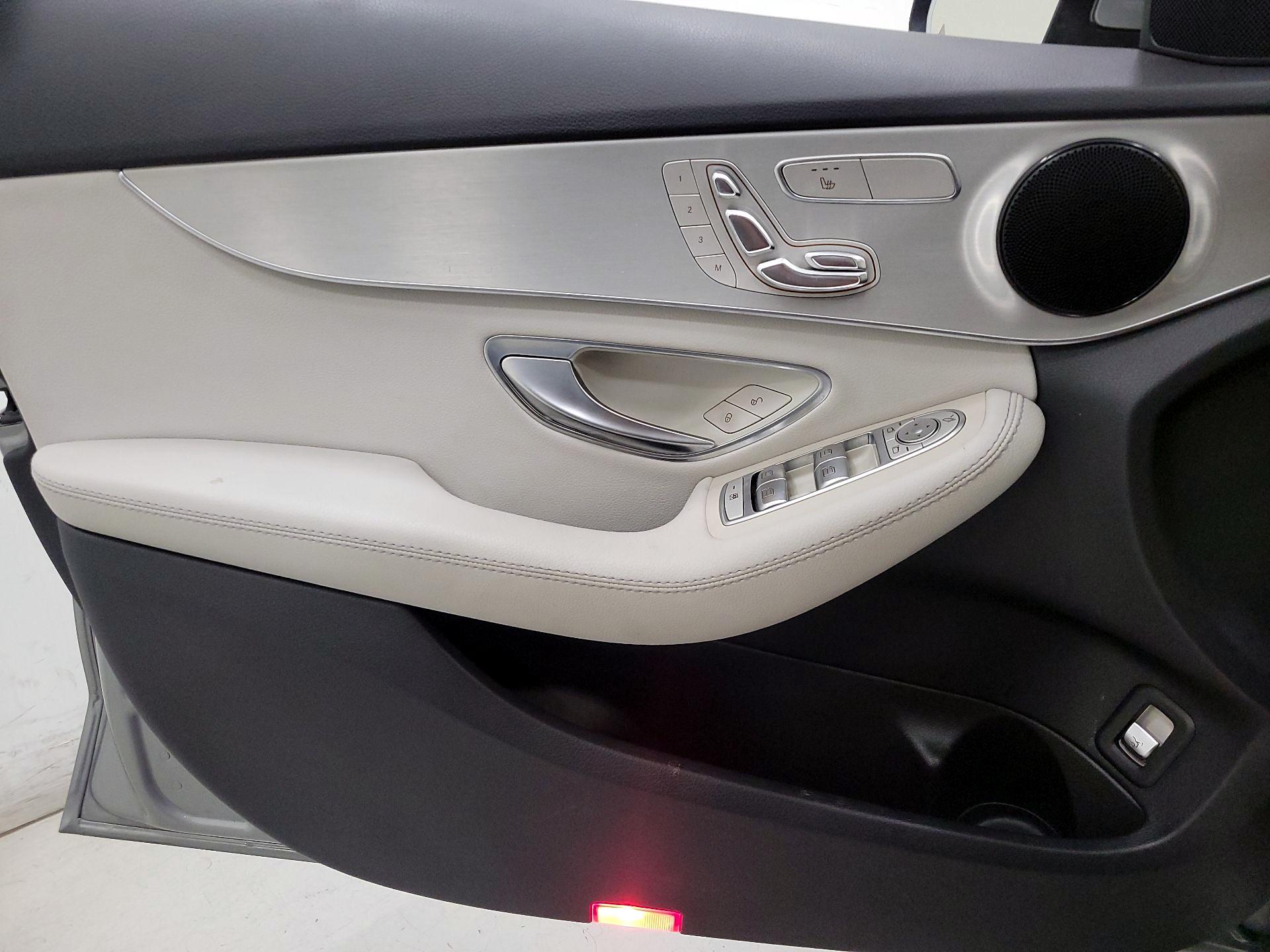 Thumbnail: 2016 Mercedes-Benz C-Class - 12