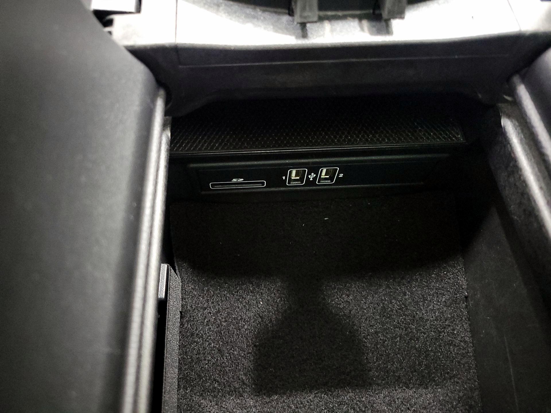 Thumbnail: 2016 Mercedes-Benz C-Class - 19