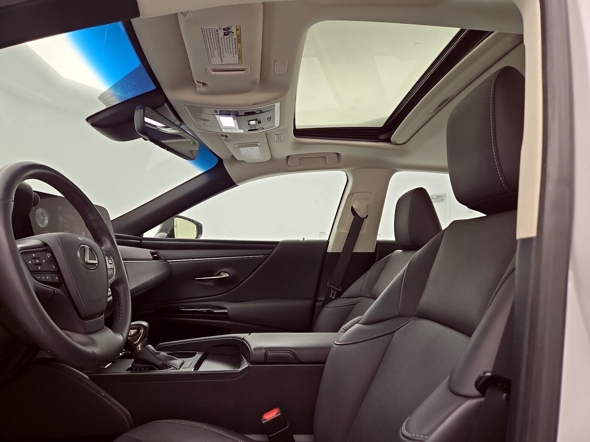 Thumbnail: 2024 Lexus ES - 18