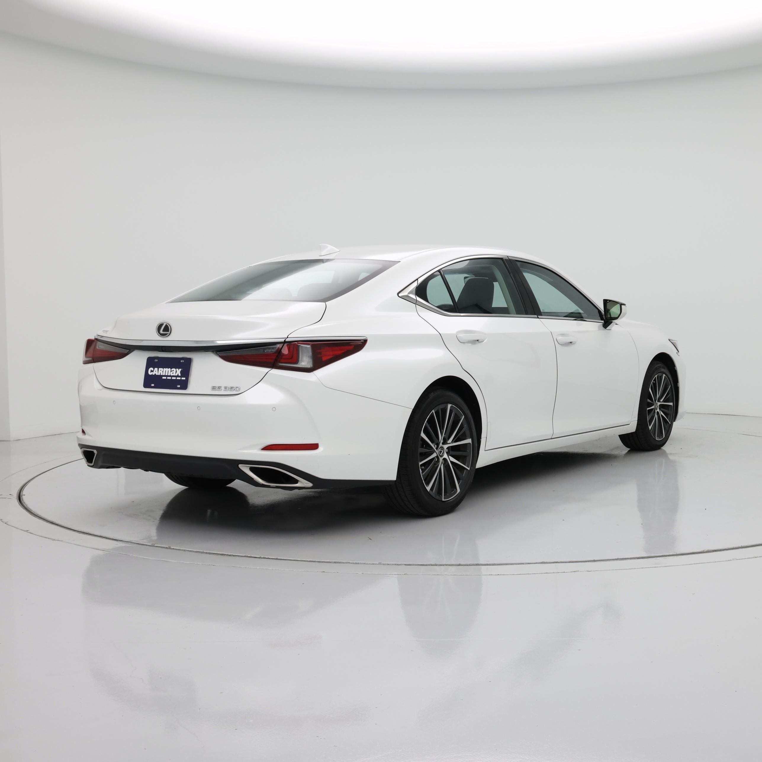 Thumbnail: 2024 Lexus ES - 8