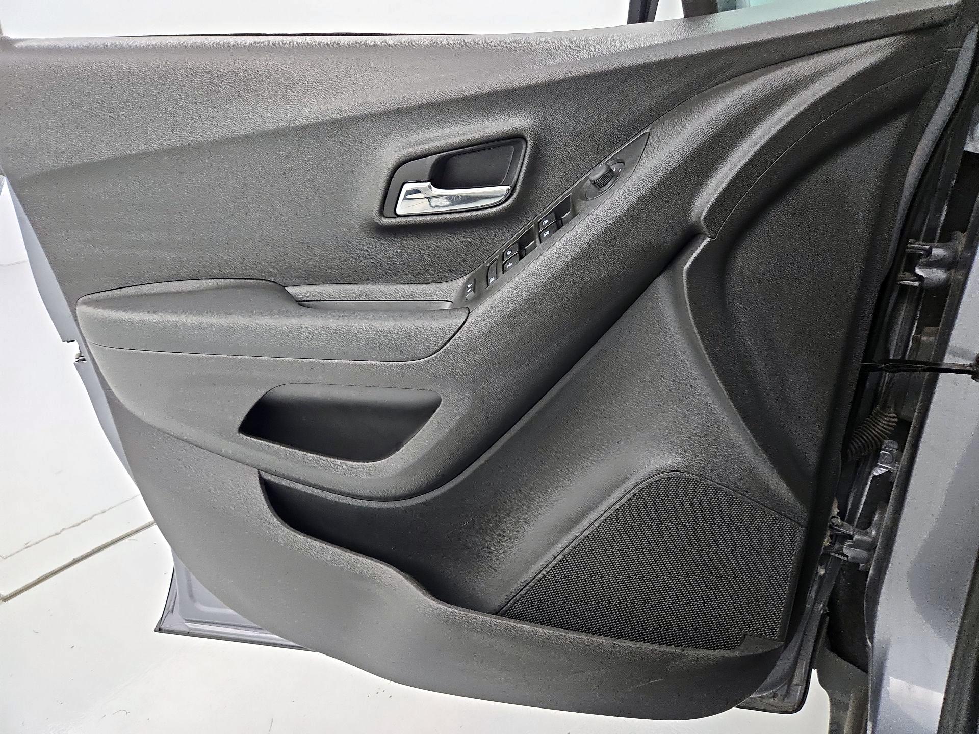 Thumbnail: 2020 Chevrolet Trax - 12