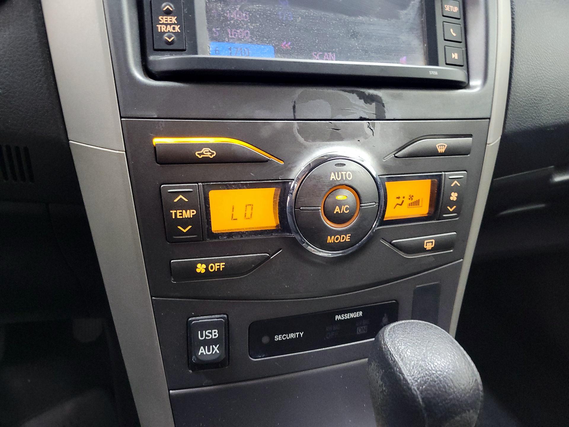 Thumbnail: 2013 Toyota Corolla - 15