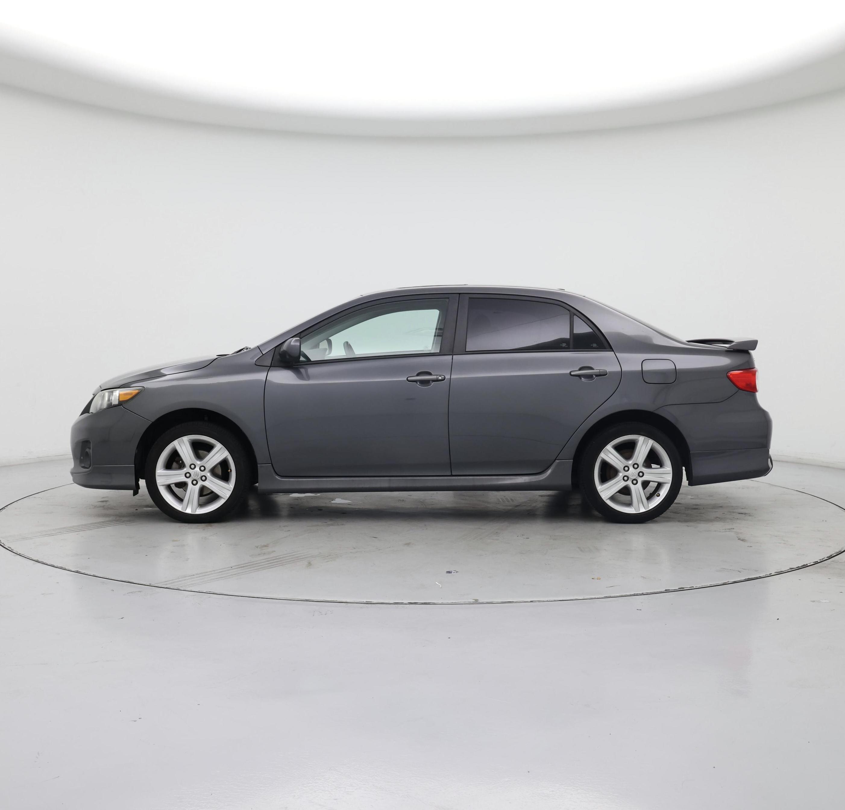 Thumbnail: 2013 Toyota Corolla - 3