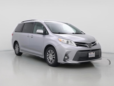 Silver 2018 Toyota Sienna XLE