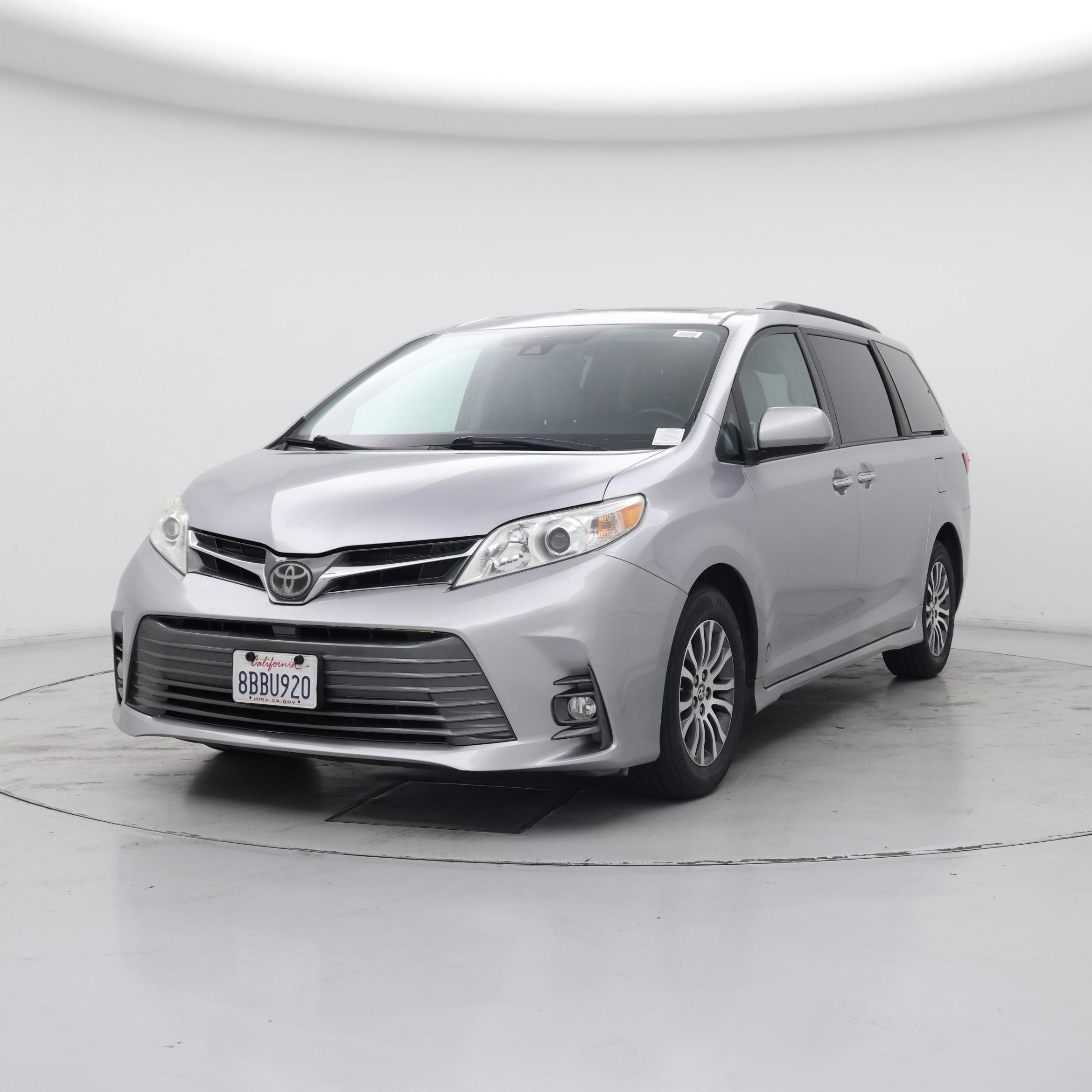 Thumbnail: 2018 Toyota Sienna - 4