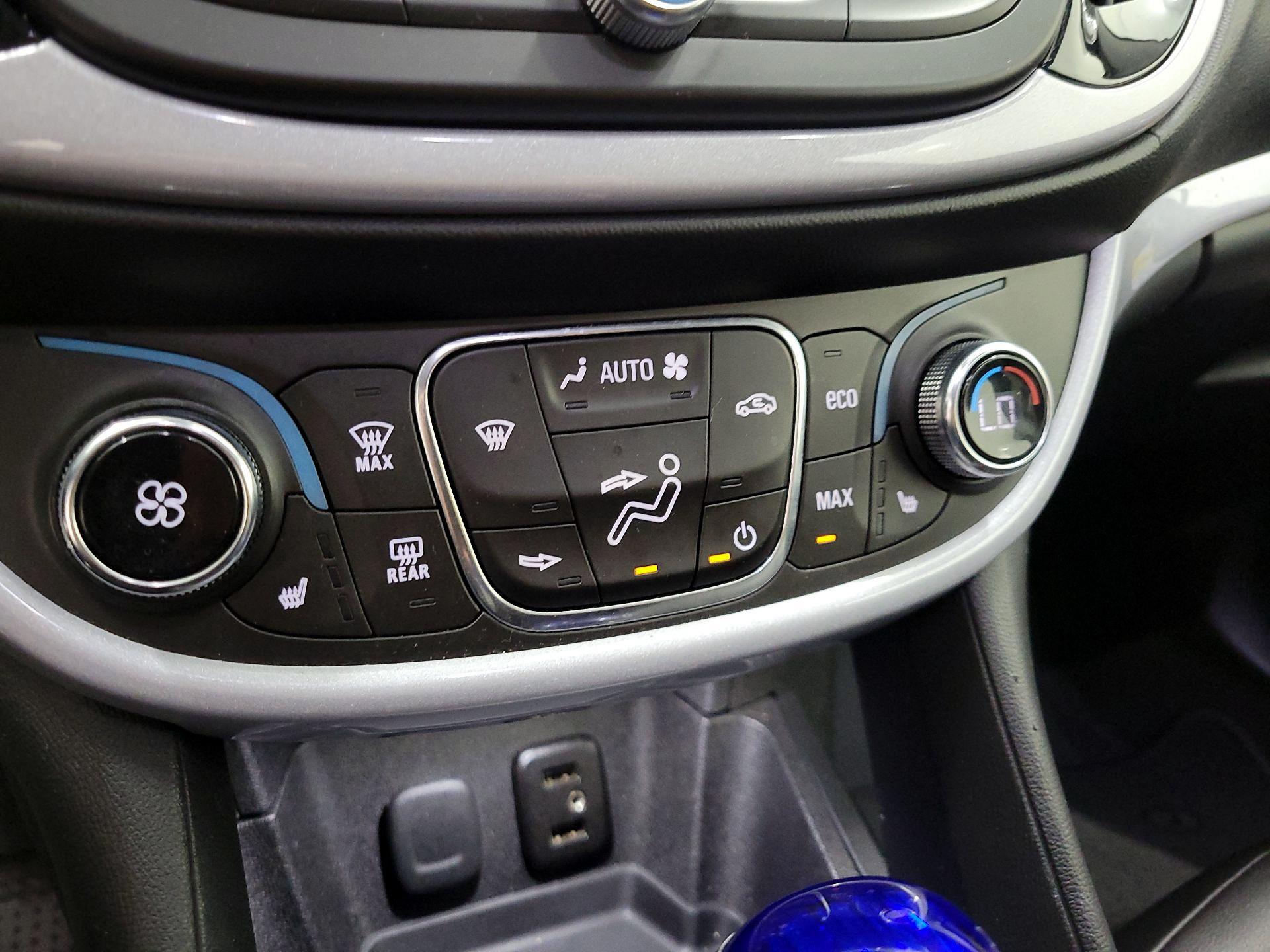 Thumbnail: 2017 Chevrolet Volt - 16