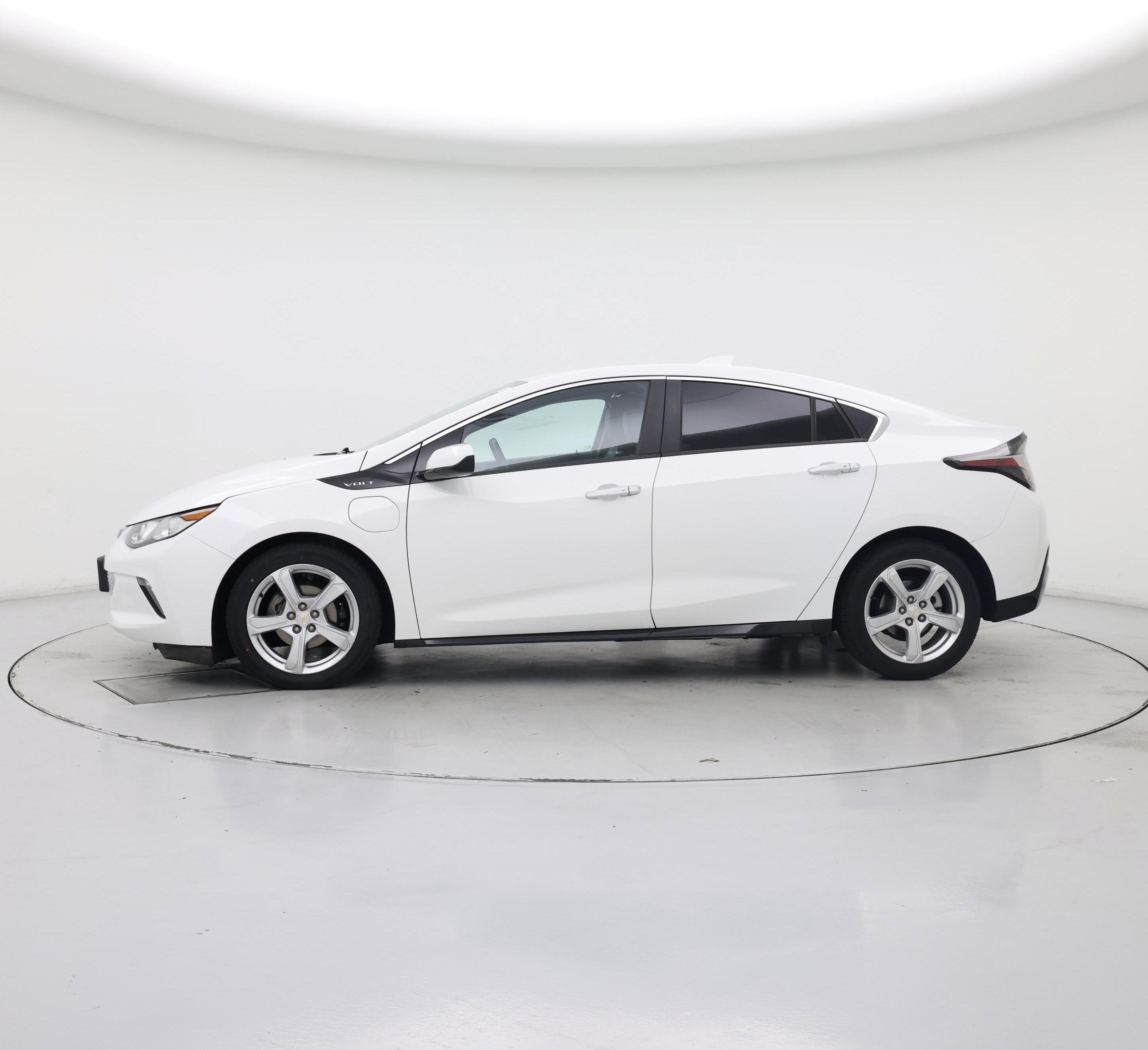 Thumbnail: 2017 Chevrolet Volt - 3