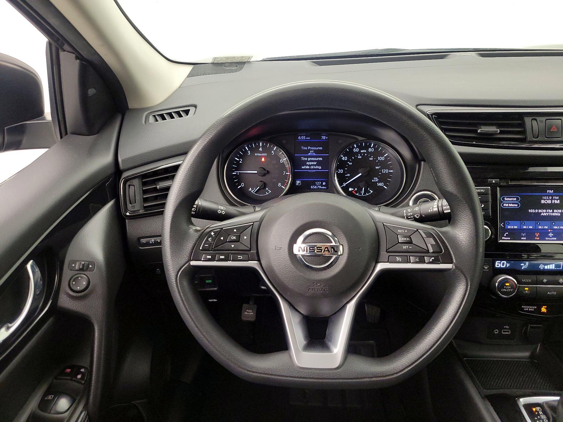 Thumbnail: 2020 Nissan Rogue Sport - 10