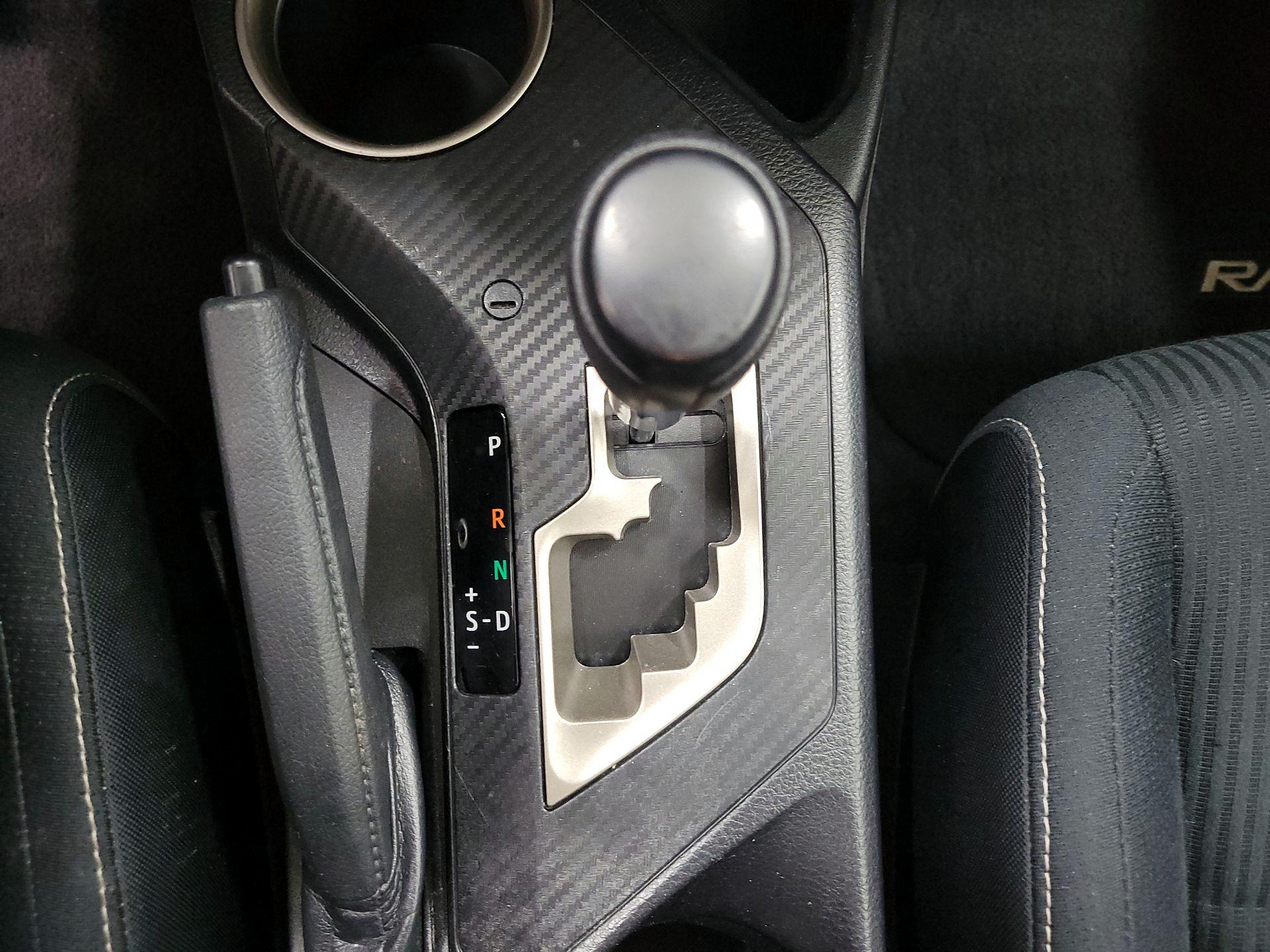 Thumbnail: 2013 Toyota RAV4 - 17