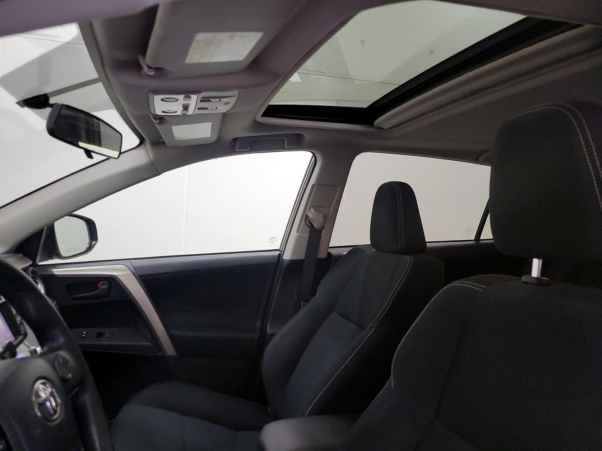 Thumbnail: 2013 Toyota RAV4 - 19
