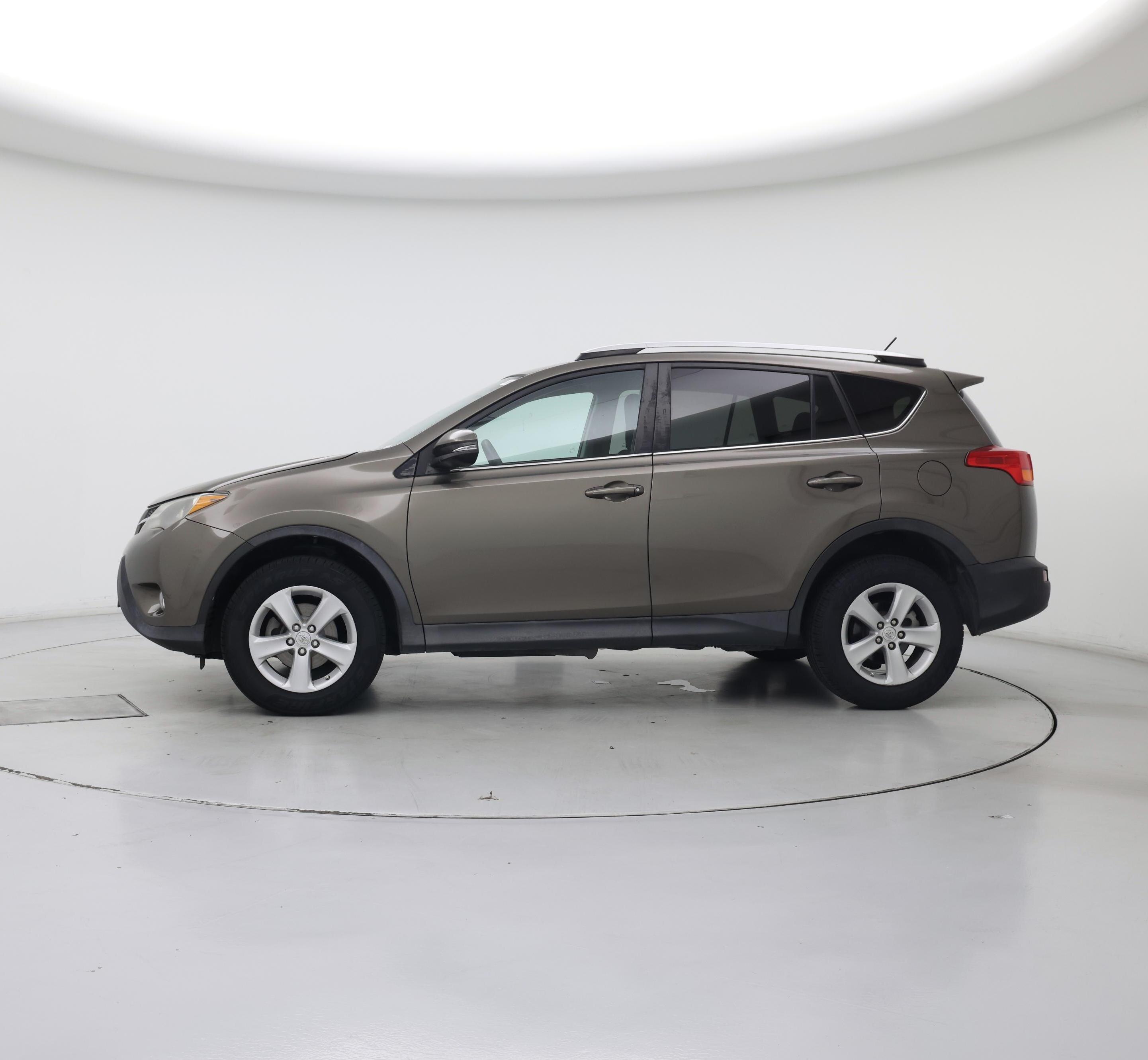 Thumbnail: 2013 Toyota RAV4 - 3