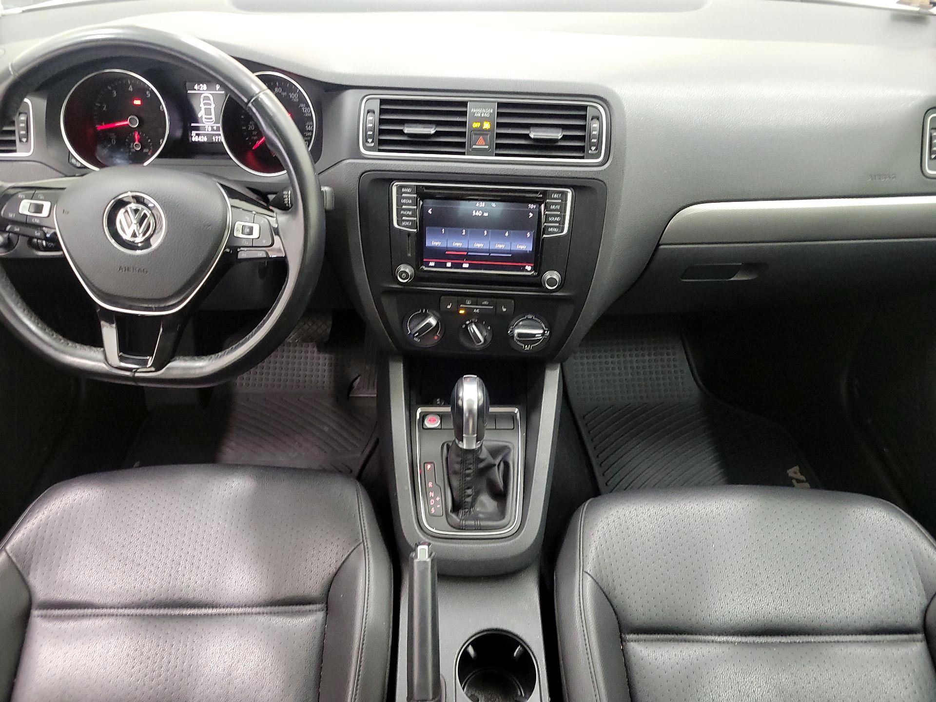 Thumbnail: 2017 Volkswagen Jetta - 9