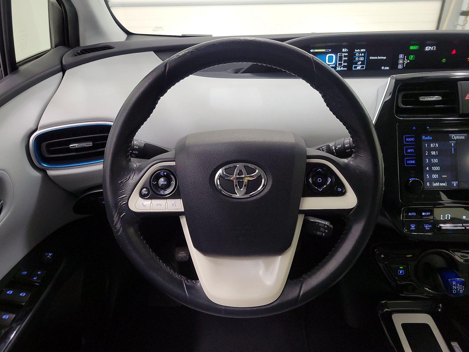 Thumbnail: 2016 Toyota Prius - 10