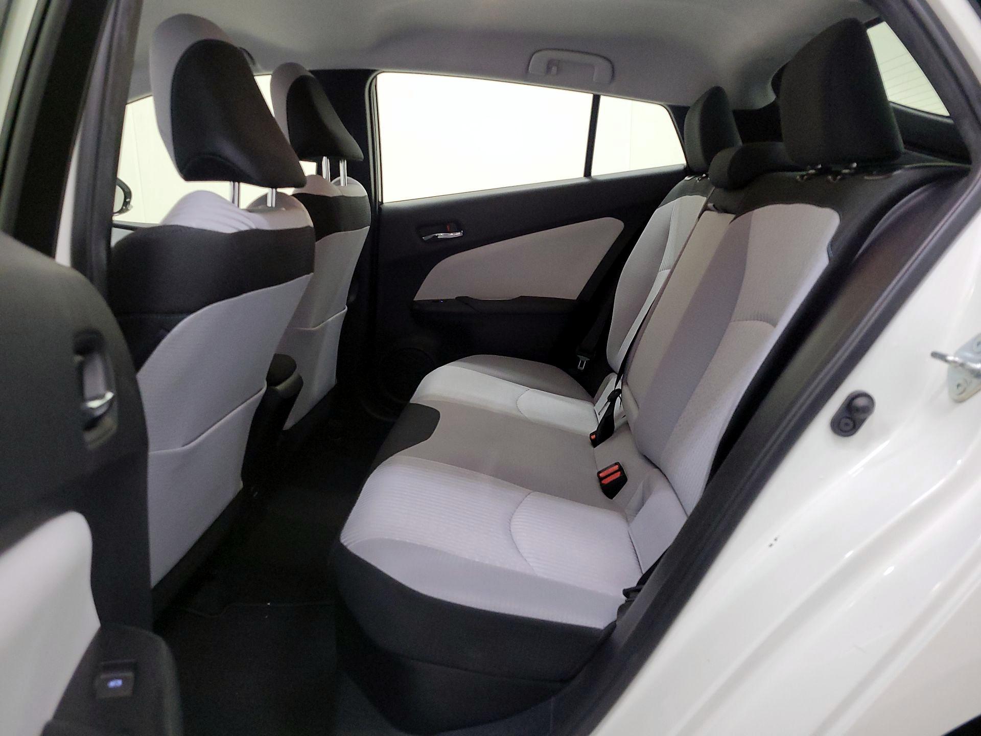 Thumbnail: 2016 Toyota Prius - 17
