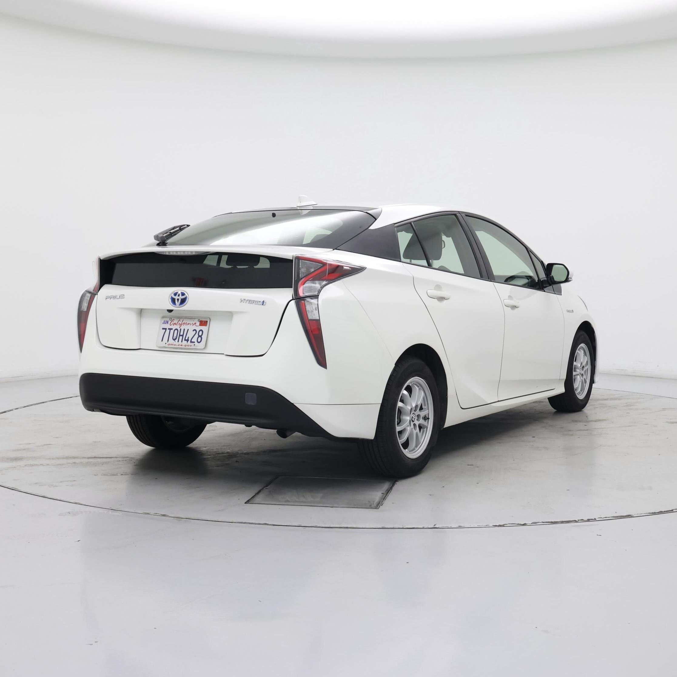 Thumbnail: 2016 Toyota Prius - 8